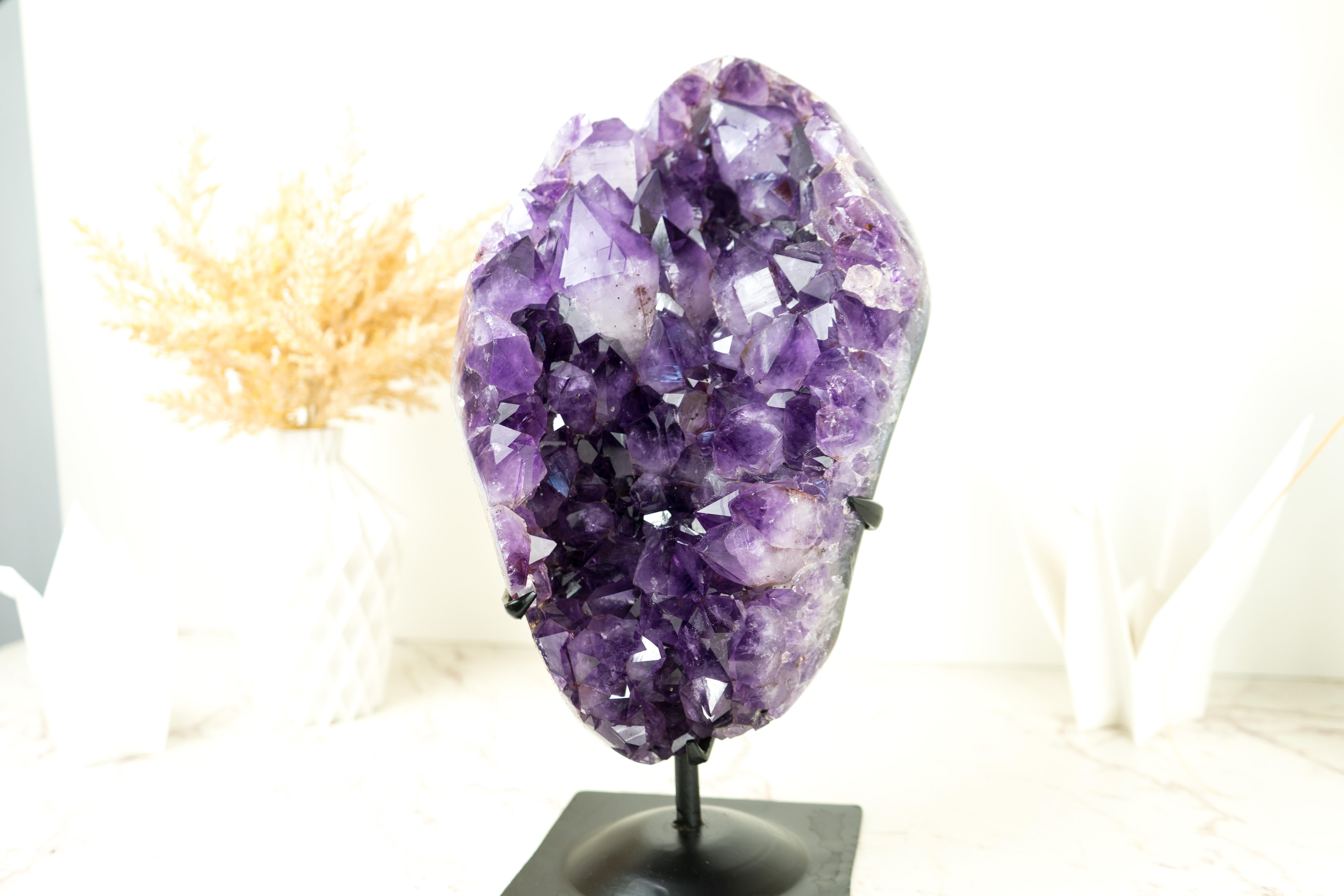 Large Purple Amethyst Cluster with AAA Display Grade Deep Purple Amethyst In Excellent Condition For Sale In Ametista Do Sul, BR