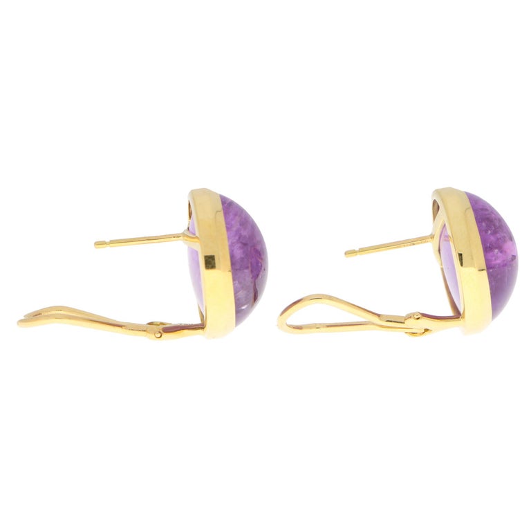 Large Purple Amethyst Dome Earrings Set in 18k Yellow Gold In Good Condition For Sale In London, GB