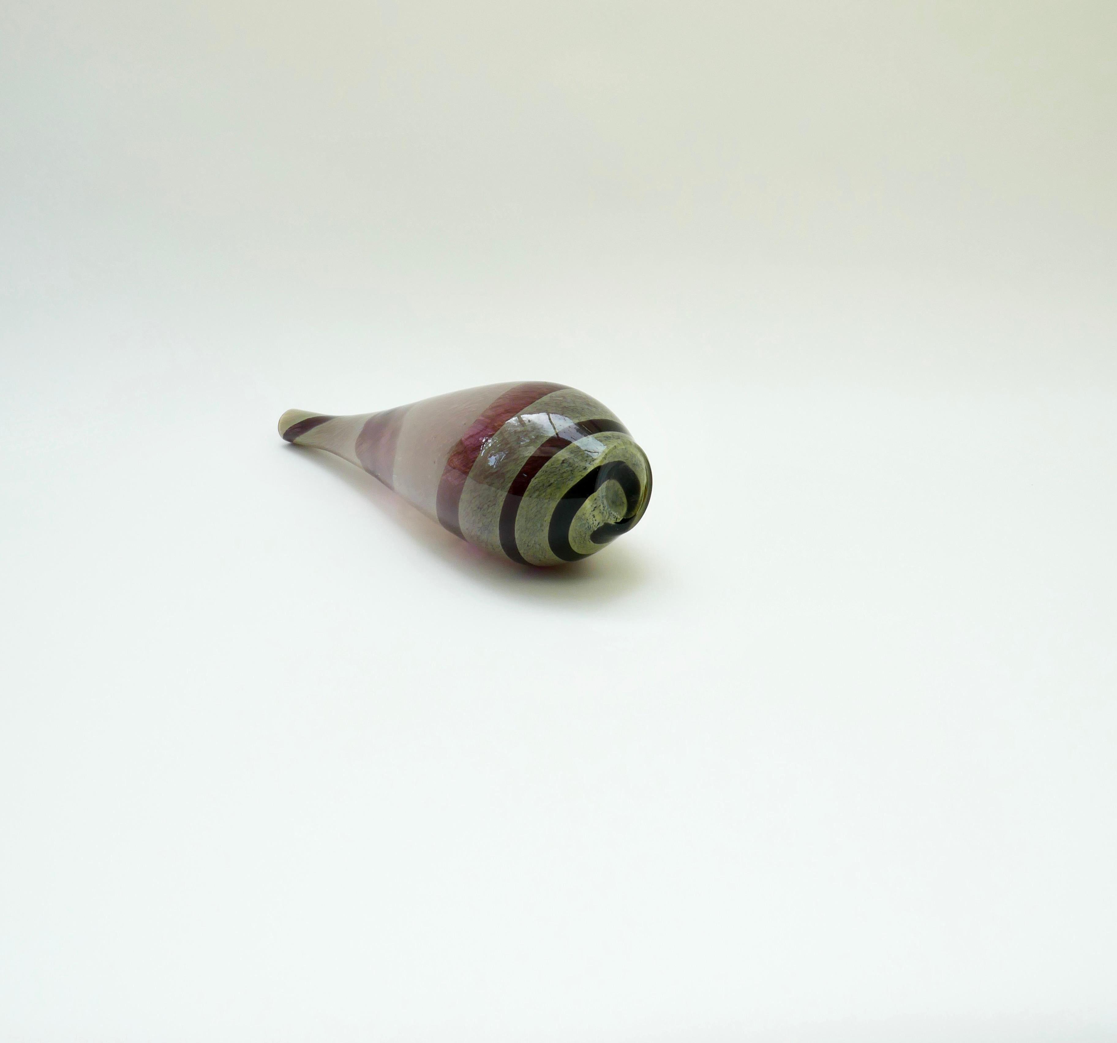 Europeo Grande vaso in vetro artistico viola, anni '70 in vendita