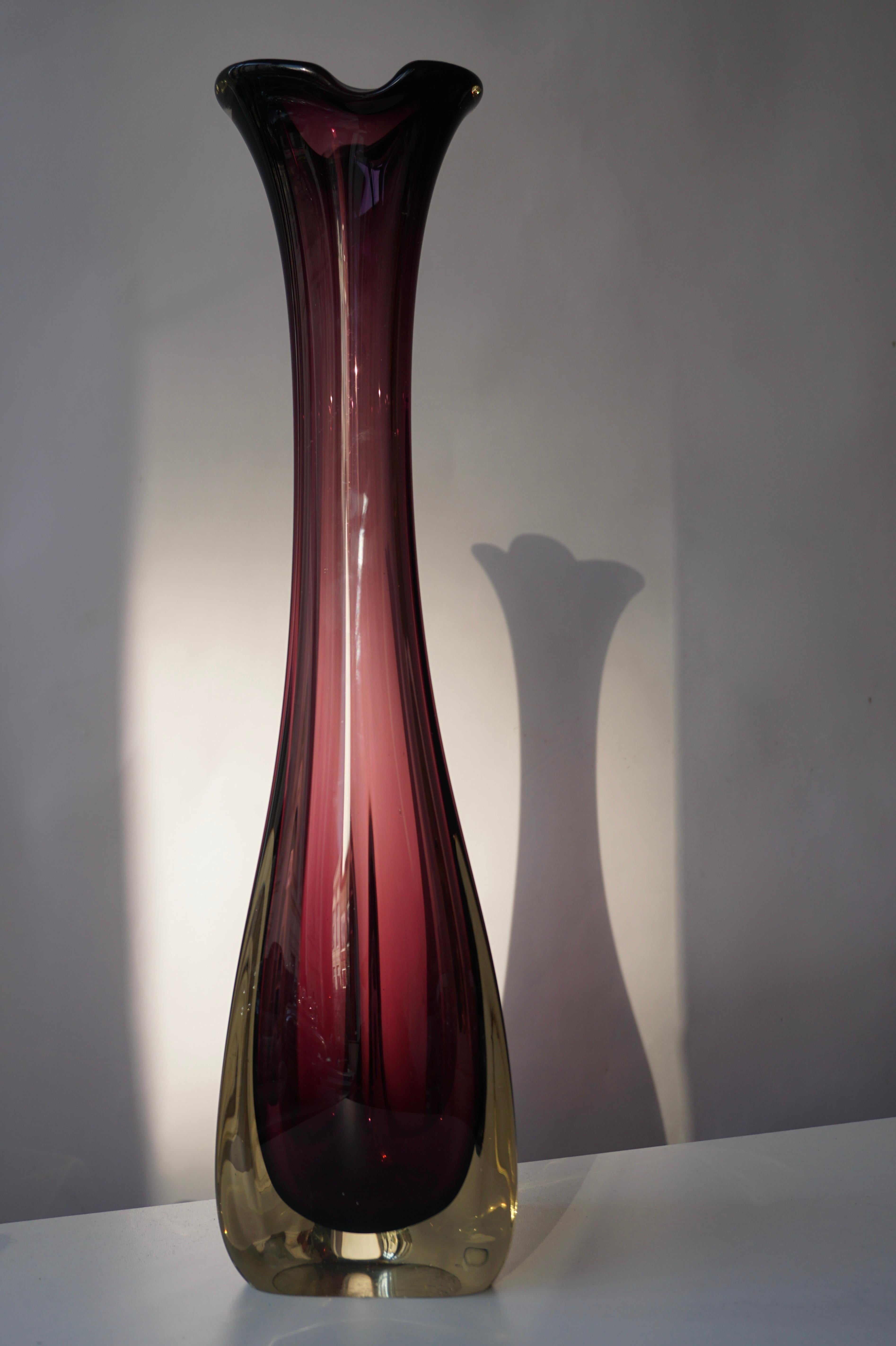 Hollywood Regency Grand vase violet en verre de Murano