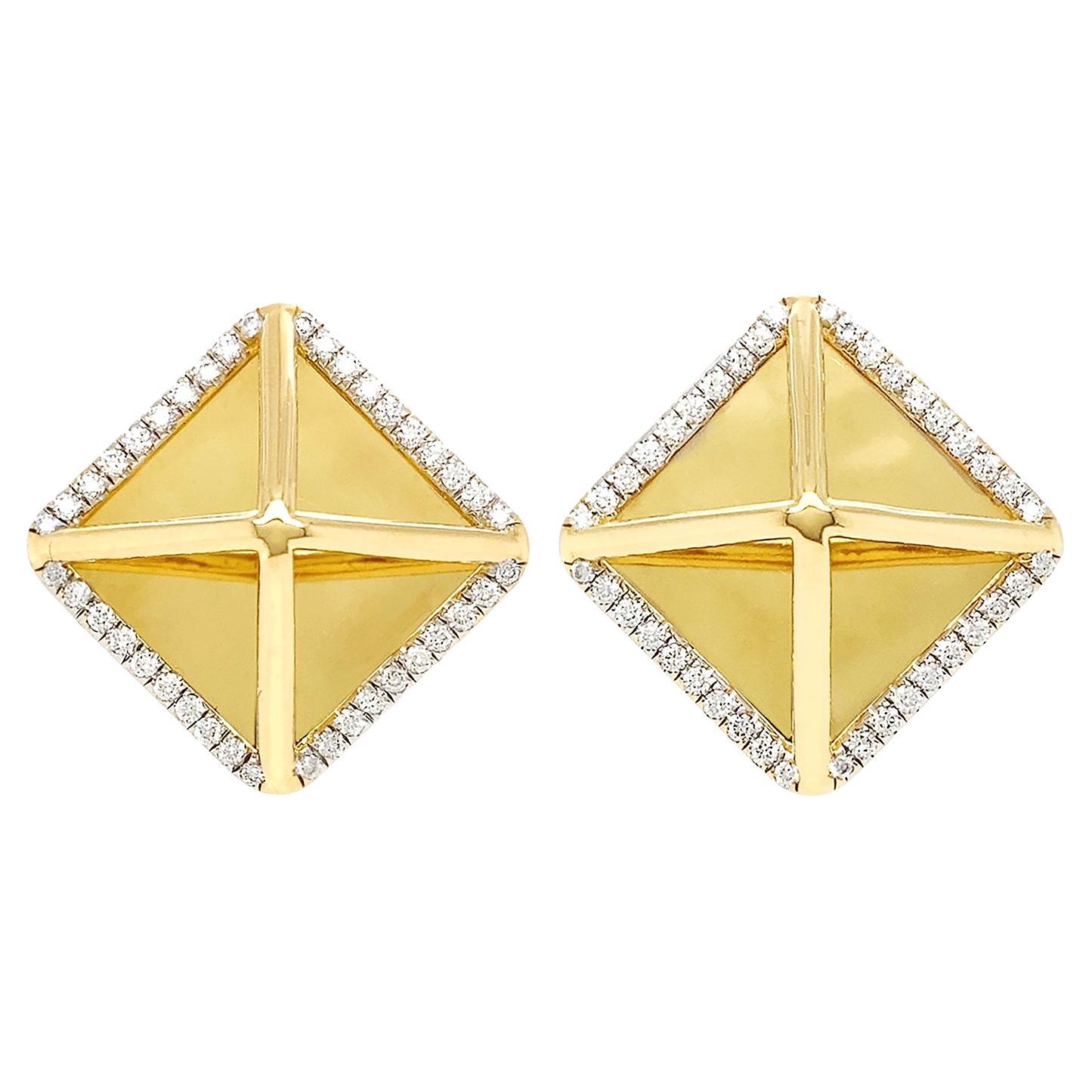 Boucles d'oreilles en or jaune 18K avec pyramide de diamants