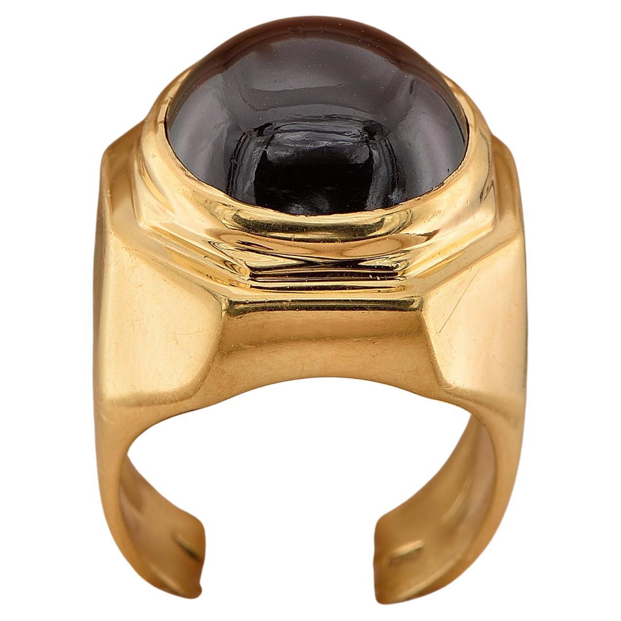 Large Pyrope Garnet – 70’s Spotlight – 18 Kt ring