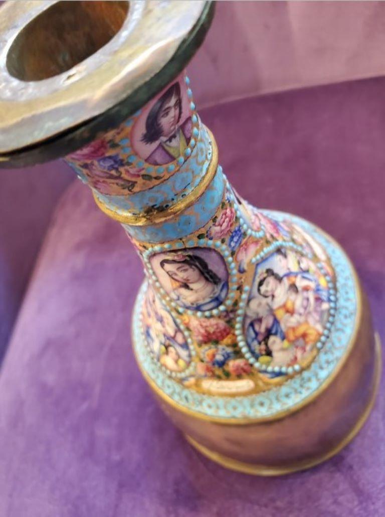 Großer Qajar- und emaillierter Ghalian-Sektion aus Messing mit Kapkah-Sockel aus Messing im Angebot 3