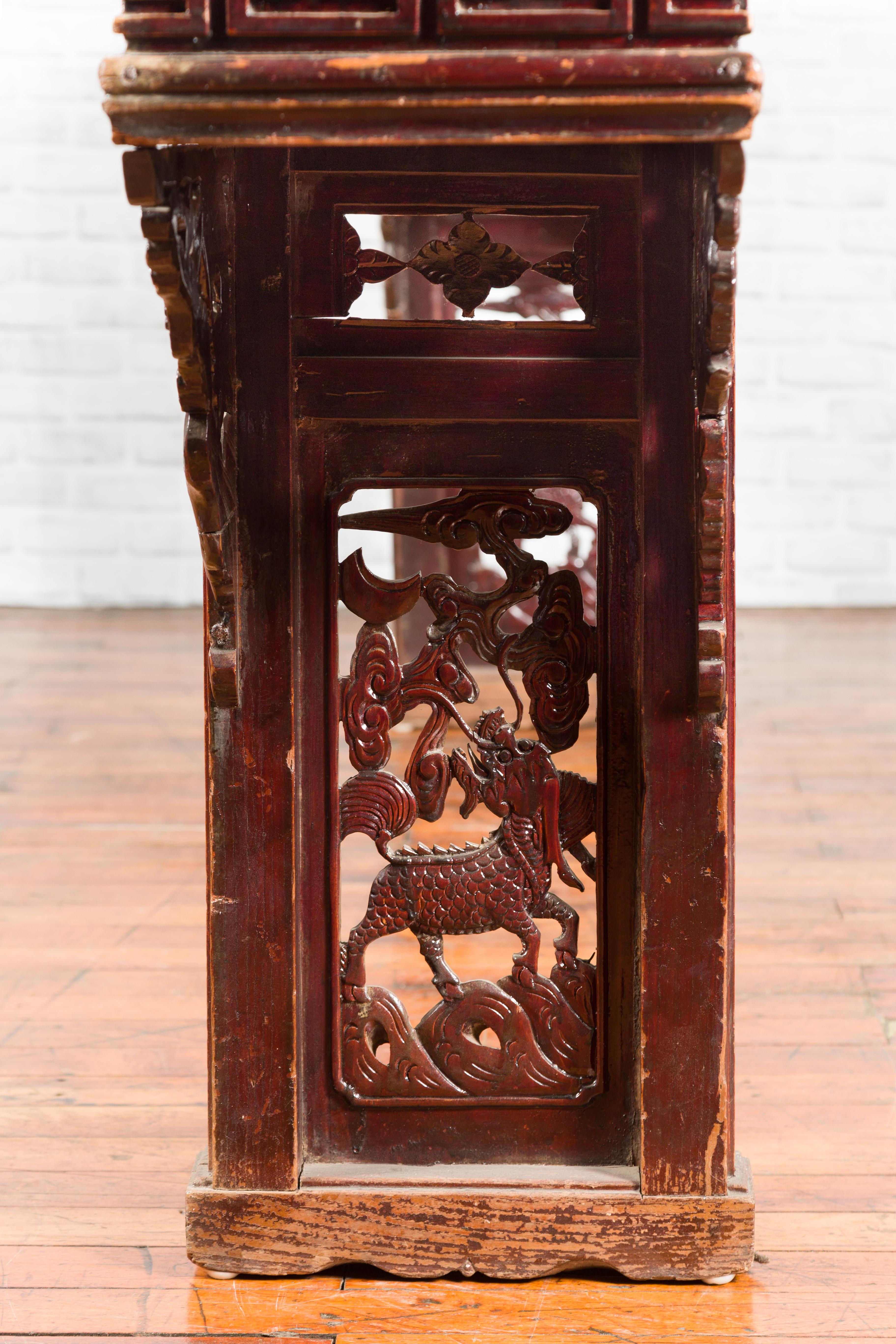 Large Qing Dynasty Chinese Altar Console Table with Fretwork and Dragon Motifs For Sale 3