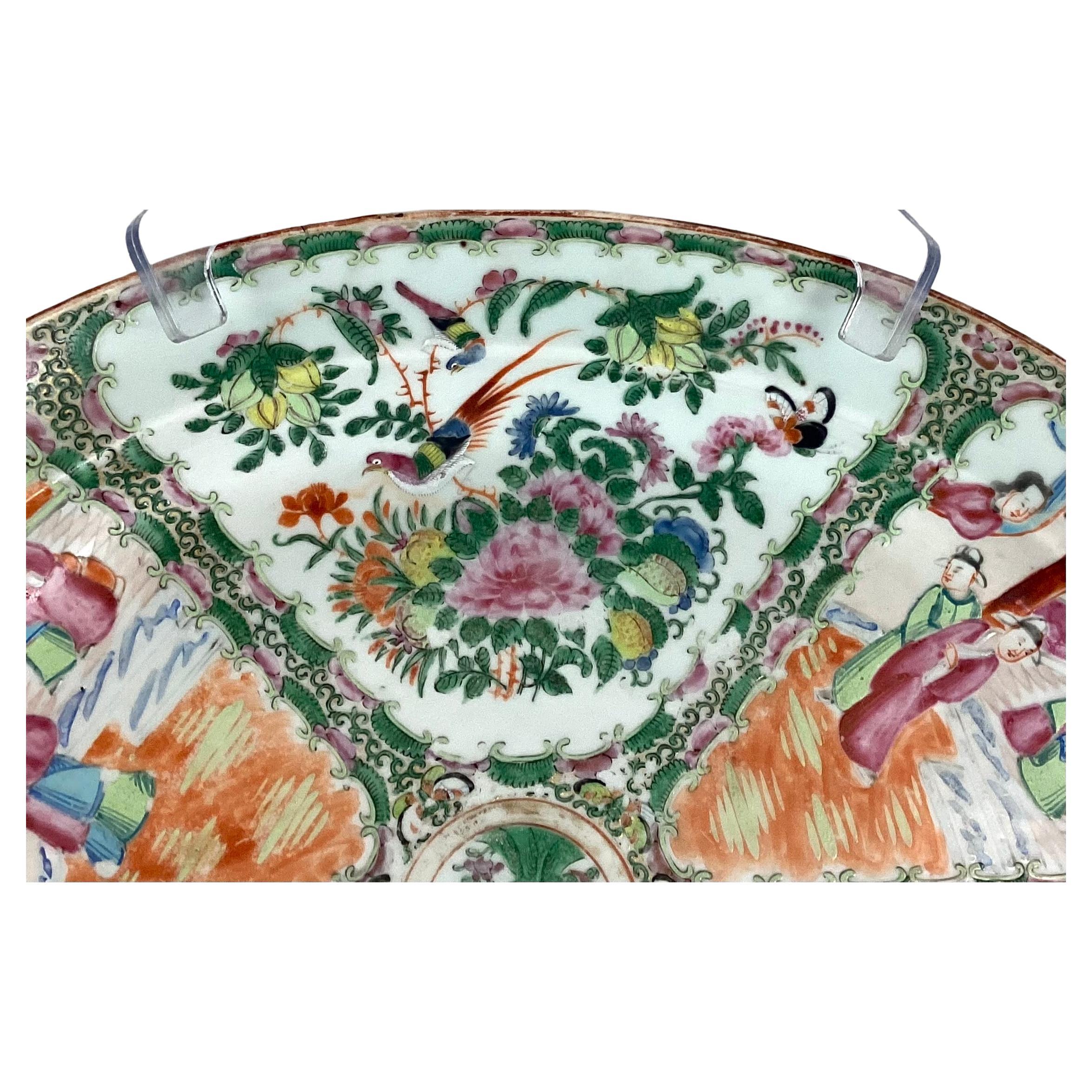 Chinese Large Qing Dynasty Famille Rose Medallion Platter, Vivid Enamels, Canton c. 1870 For Sale