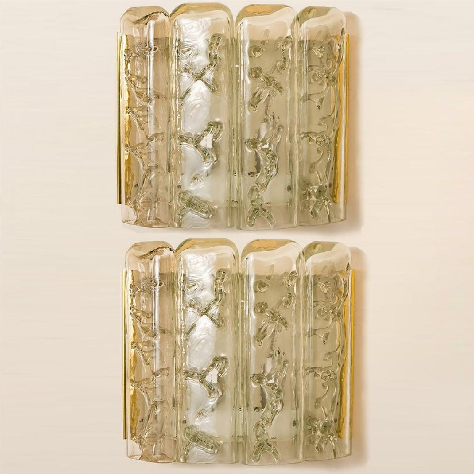 Grande quantité d'appliques murales structurées en verre soufflé et laiton de Doria, 1960 en vente 7