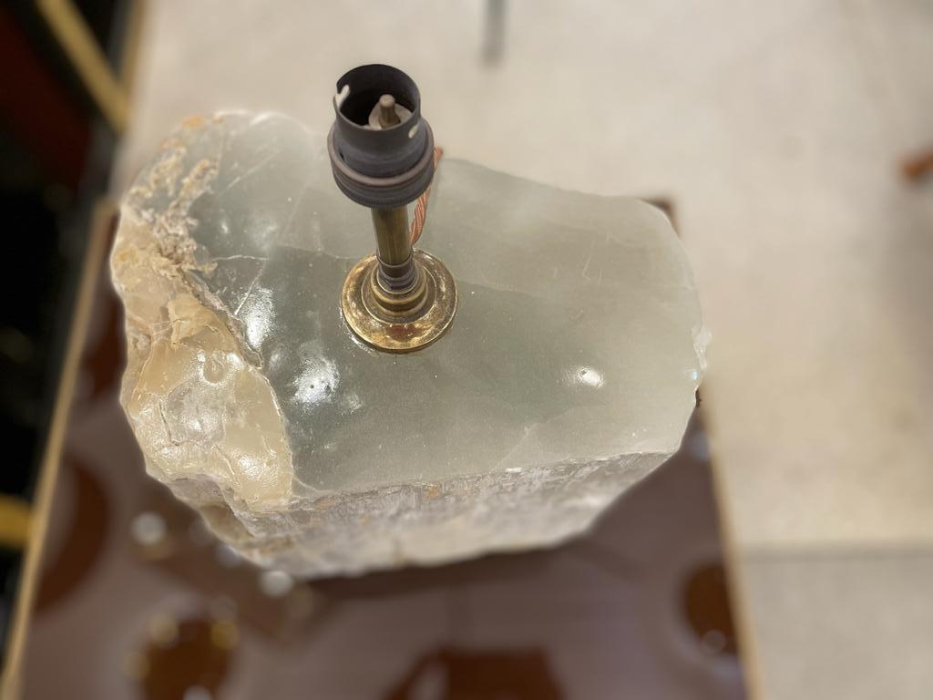Français Lampe monumentale en cristal de quartz en vente