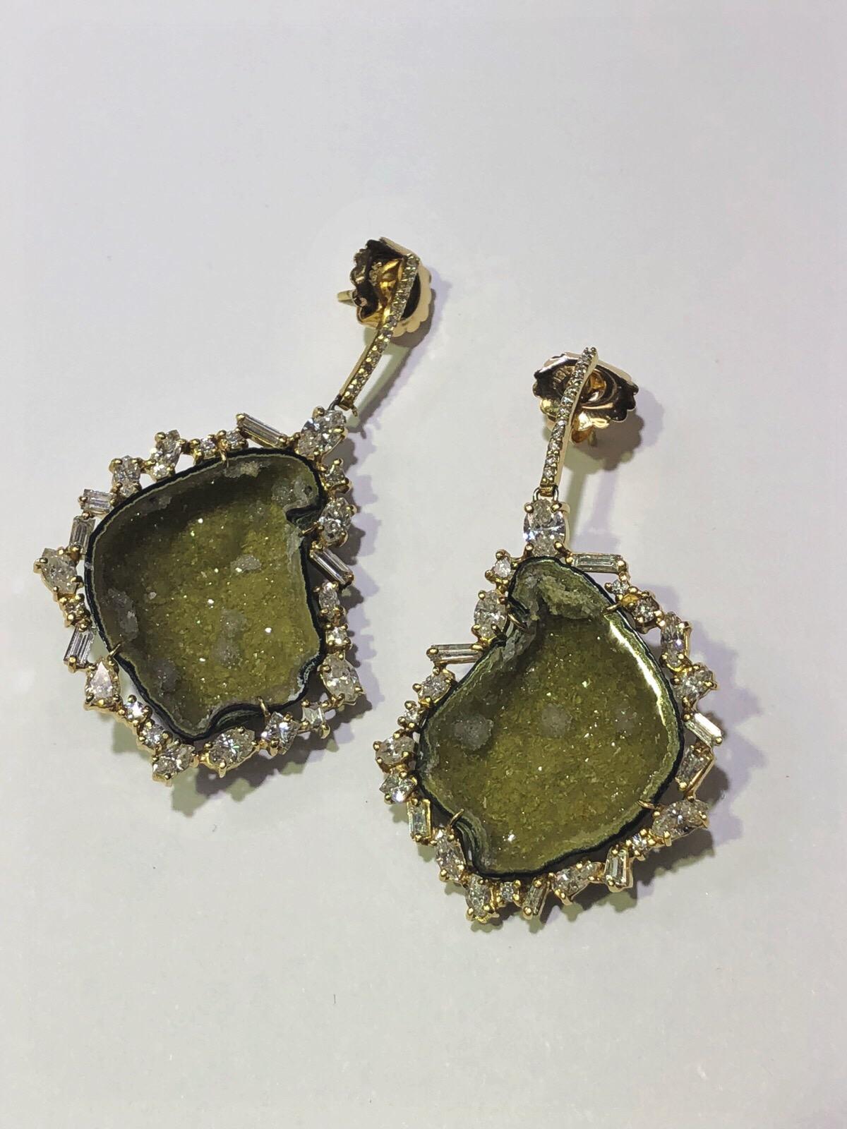 Large Quartz Geode Earrings with Free Form Halo of Various Diamonds 4.15 Carat In New Condition In Houston, TX