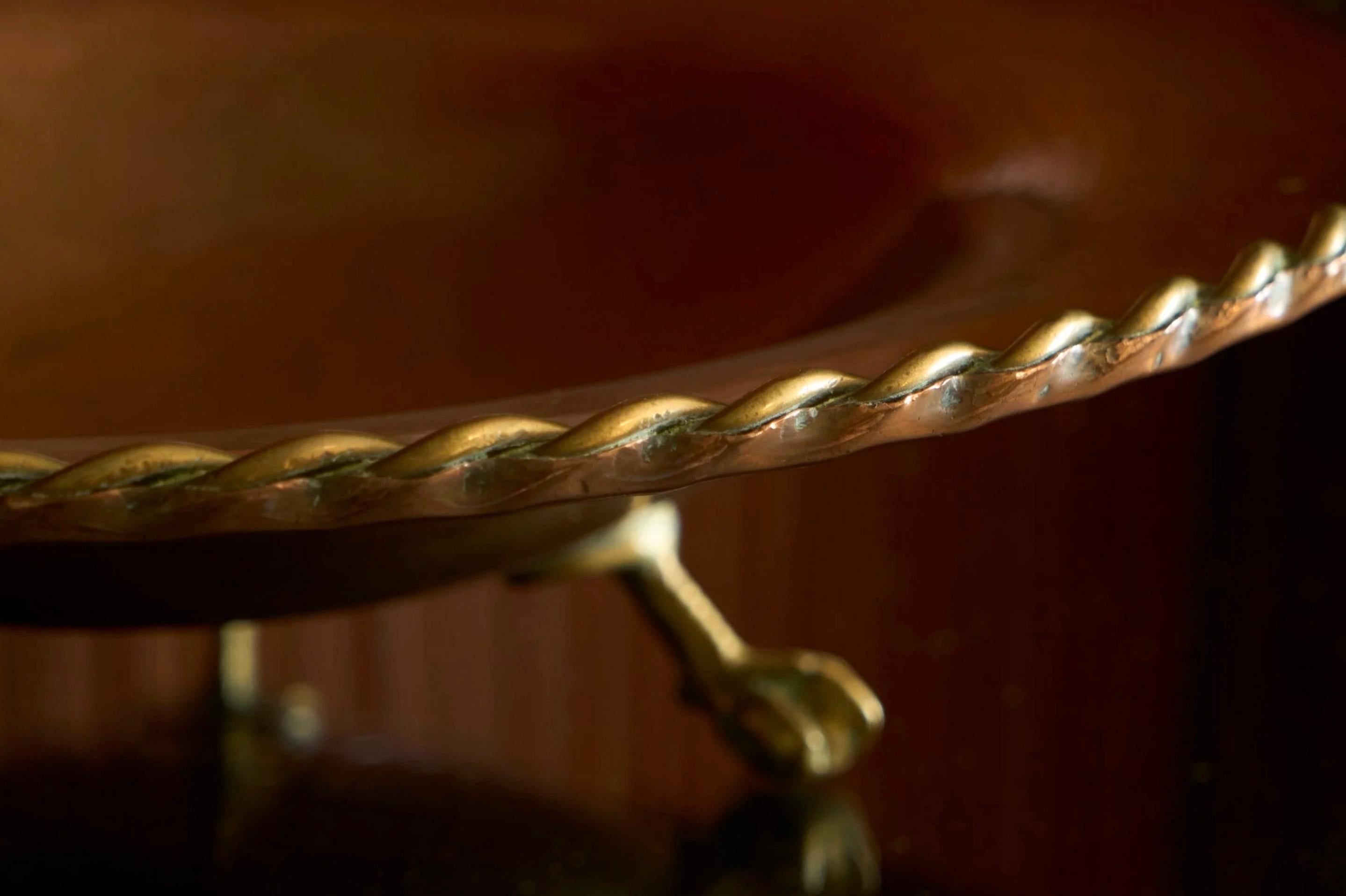 Large Raised Centerpiece Bowl with Braided Edge in Patinated Copper 1930s For Sale 1