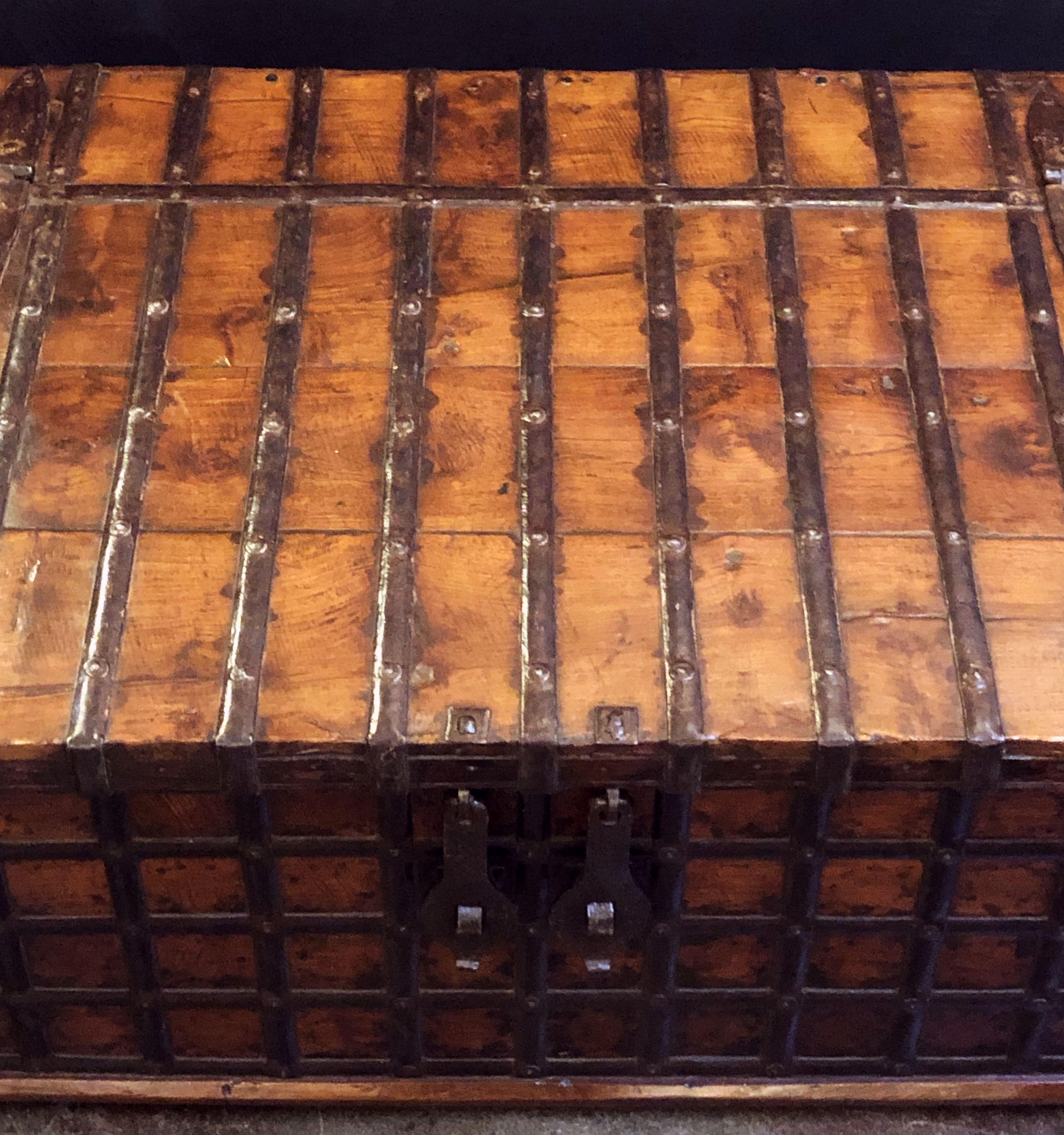 Large Rajasthan Trunk of Iron and Teak from British Colonial India 'The Raj' 9
