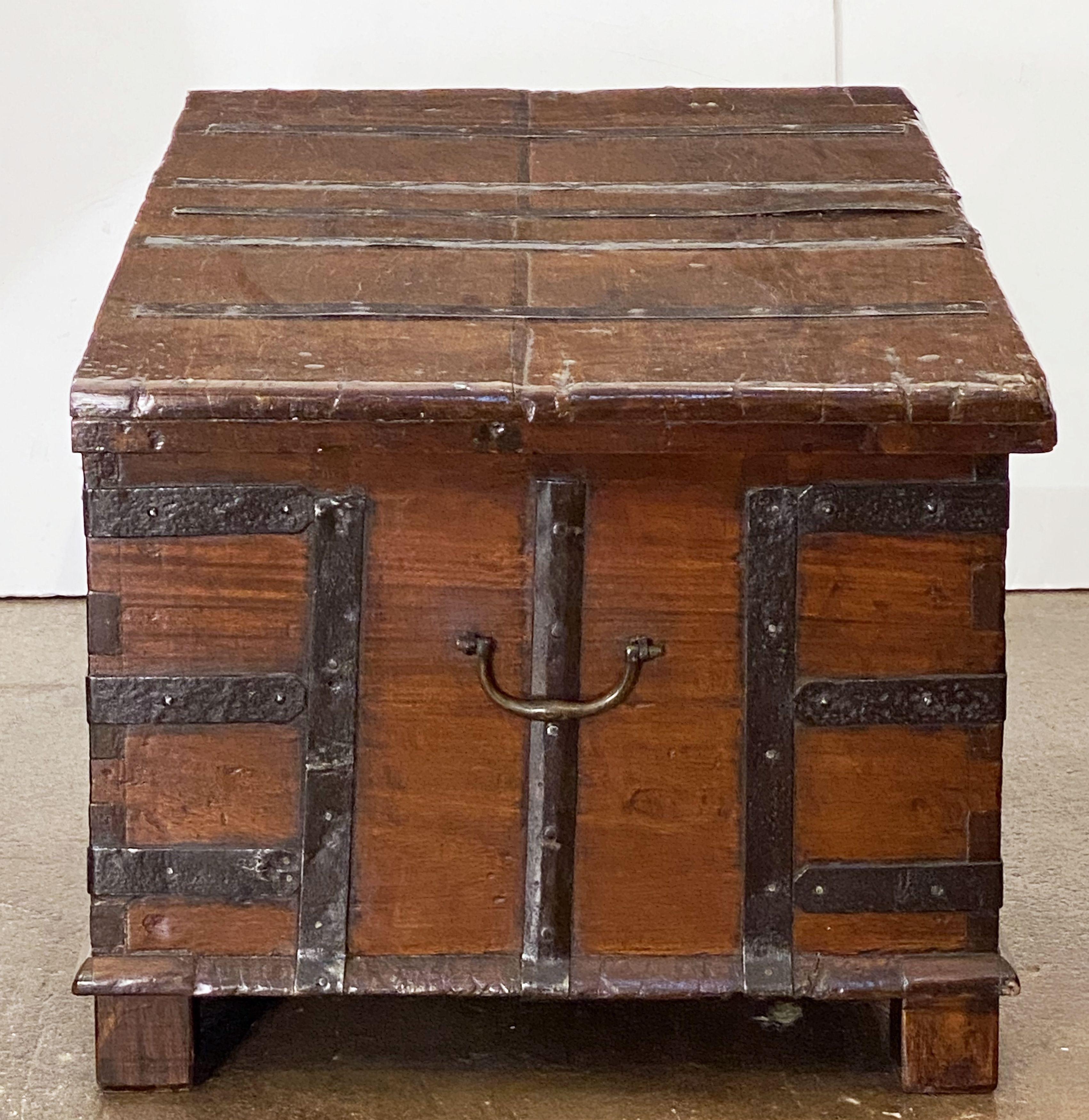 Large Rajasthan Trunk of Iron and Teak from British Colonial India 'The Raj' 5