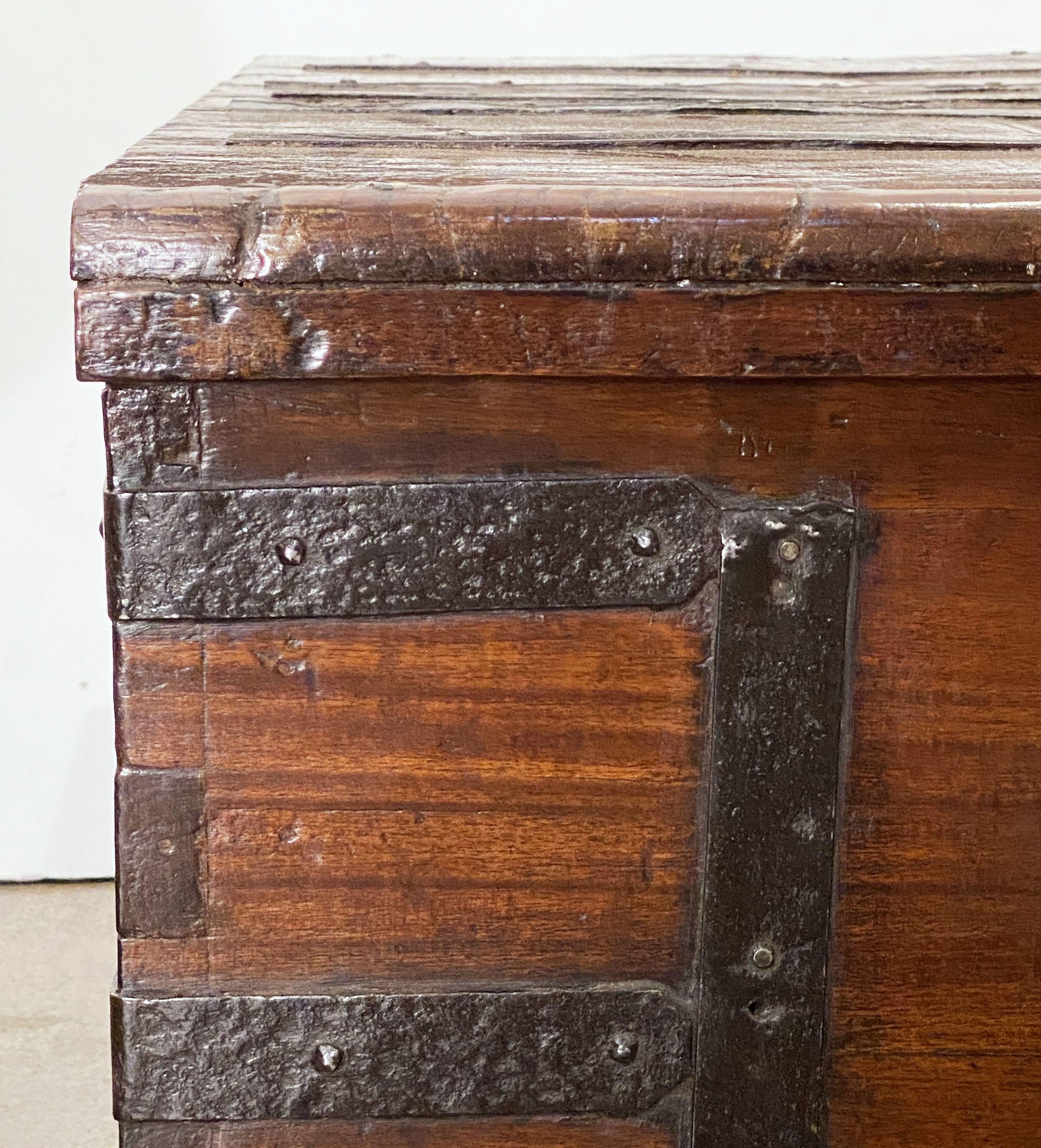 Large Rajasthan Trunk of Iron and Teak from British Colonial India 'The Raj' 6