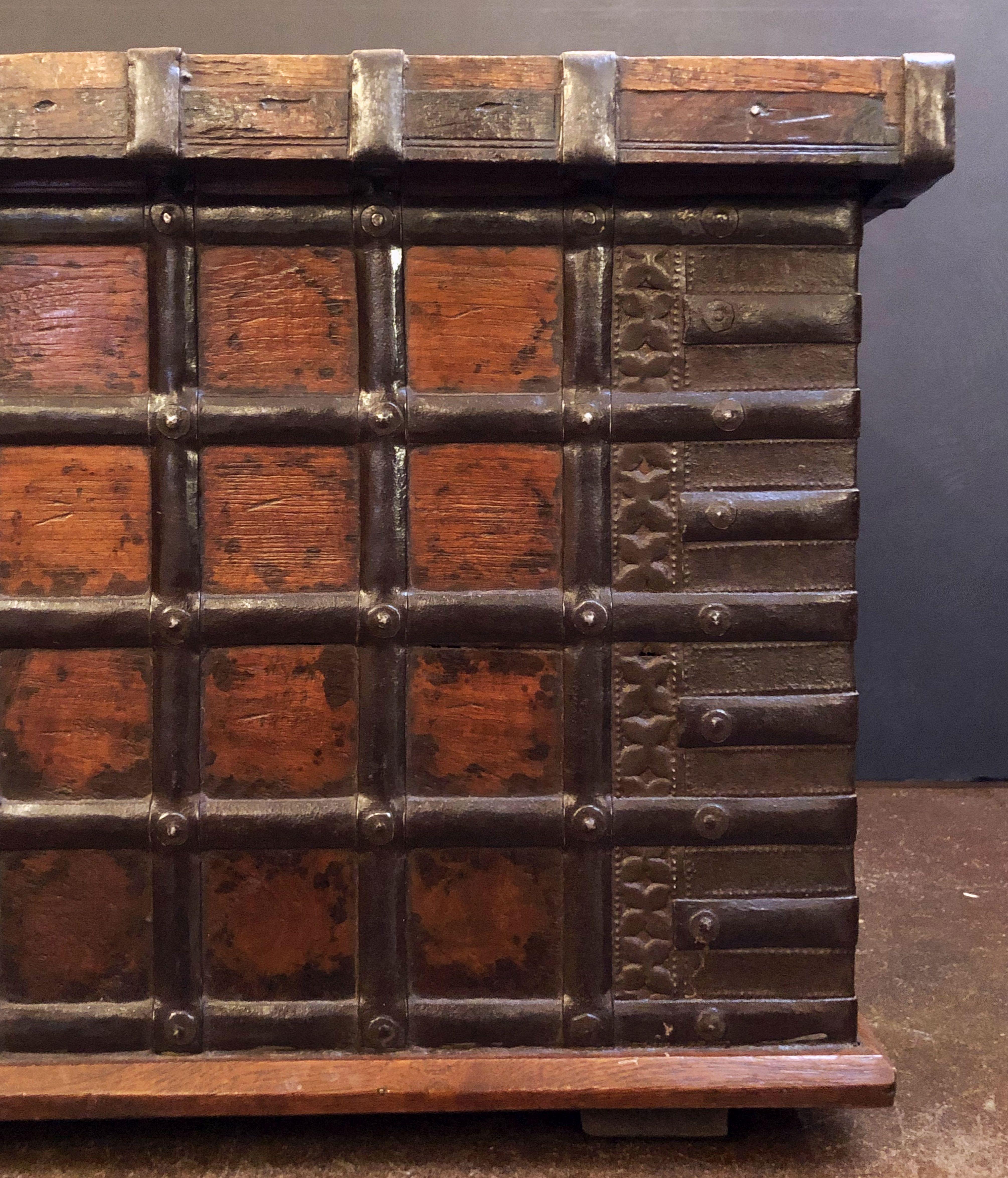 Large Rajasthan Trunk of Iron and Teak from British Colonial India 'The Raj' 13