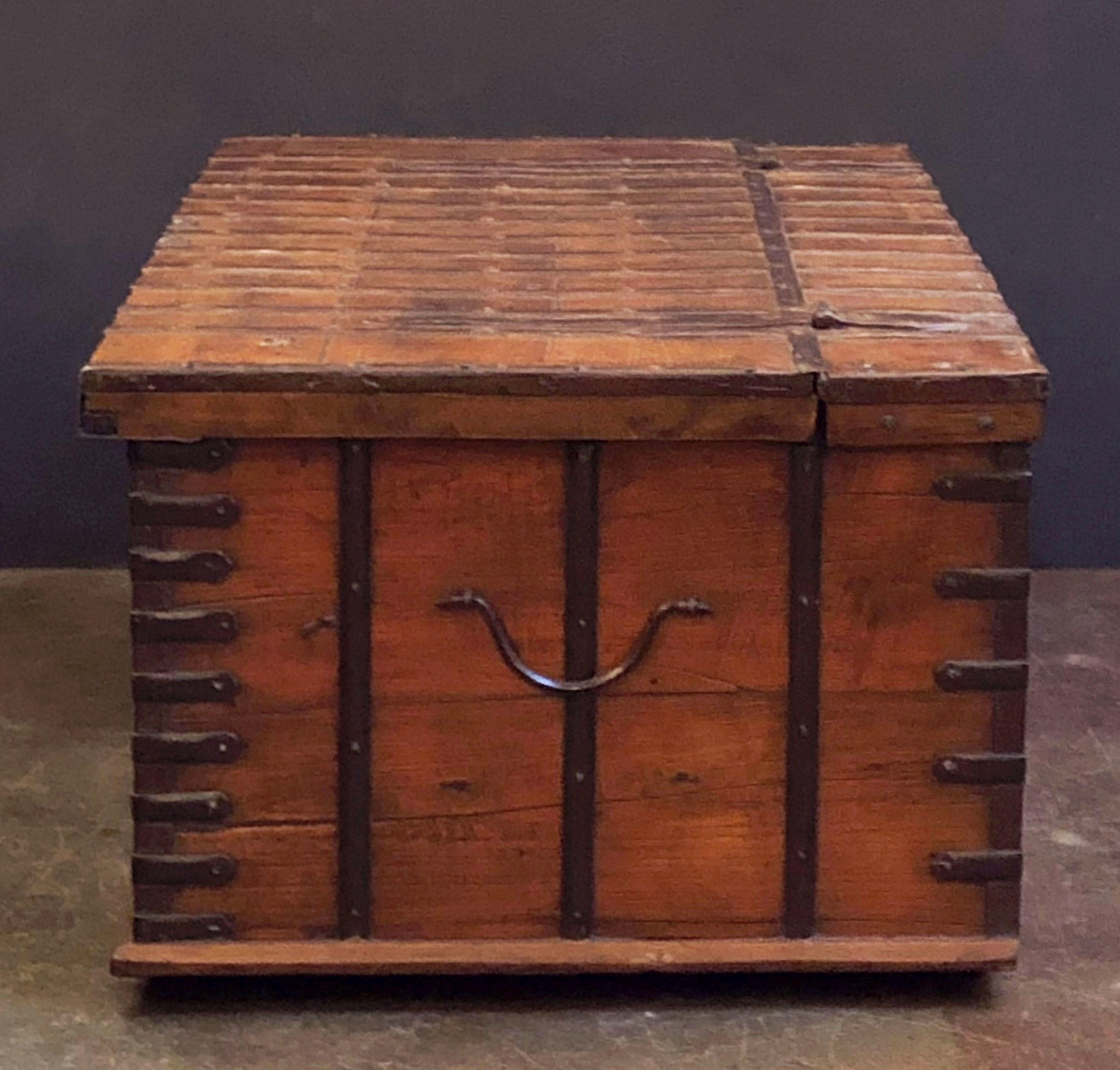 Large Rajasthan Trunk of Iron and Teak from British Colonial India 'The Raj' 3