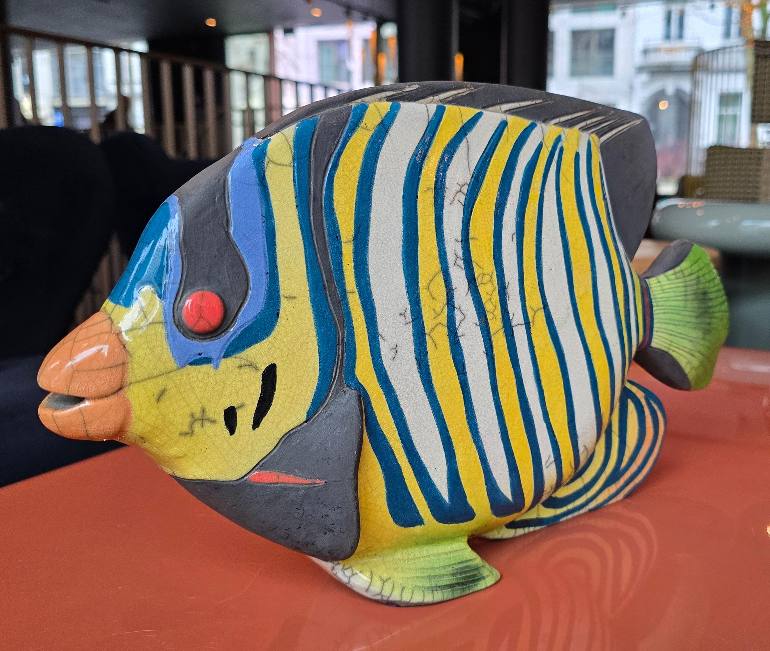 Grande scultura di pesce in ceramica Raku, Ceramica da Studio realizzata a mano, anni '80-2000 In condizioni buone in vendita a Antwerp, BE