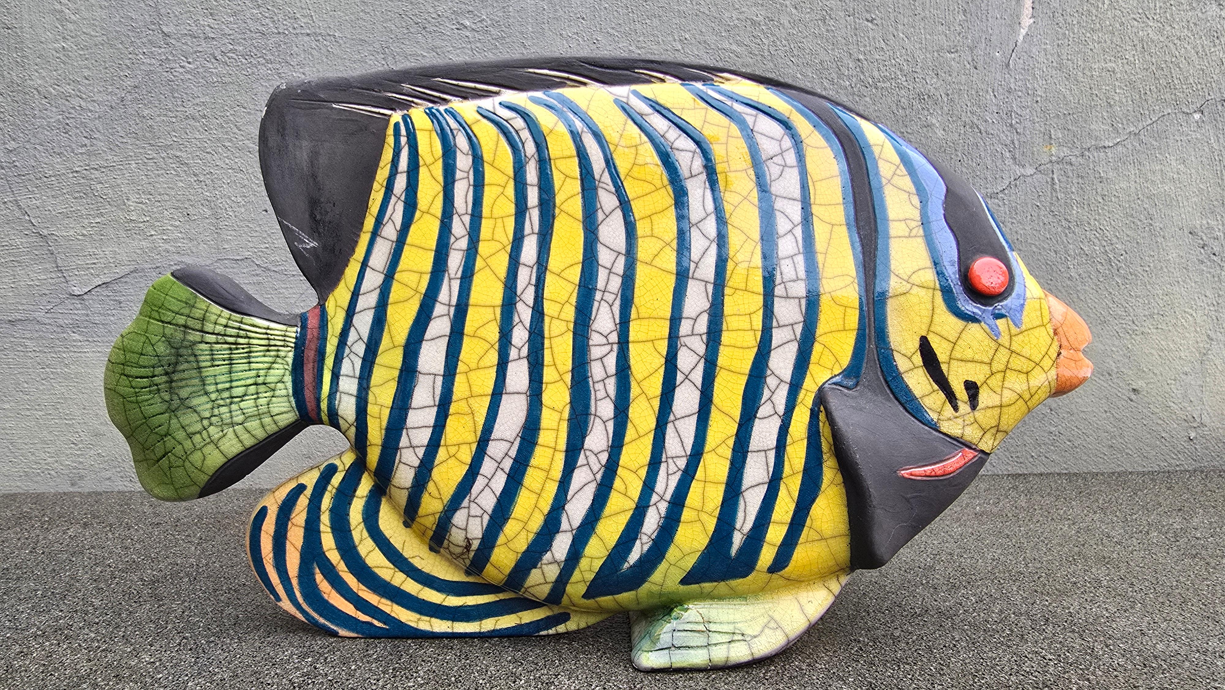 XX secolo Grande scultura di pesce in ceramica Raku, Ceramica da Studio realizzata a mano, anni '80-2000 in vendita