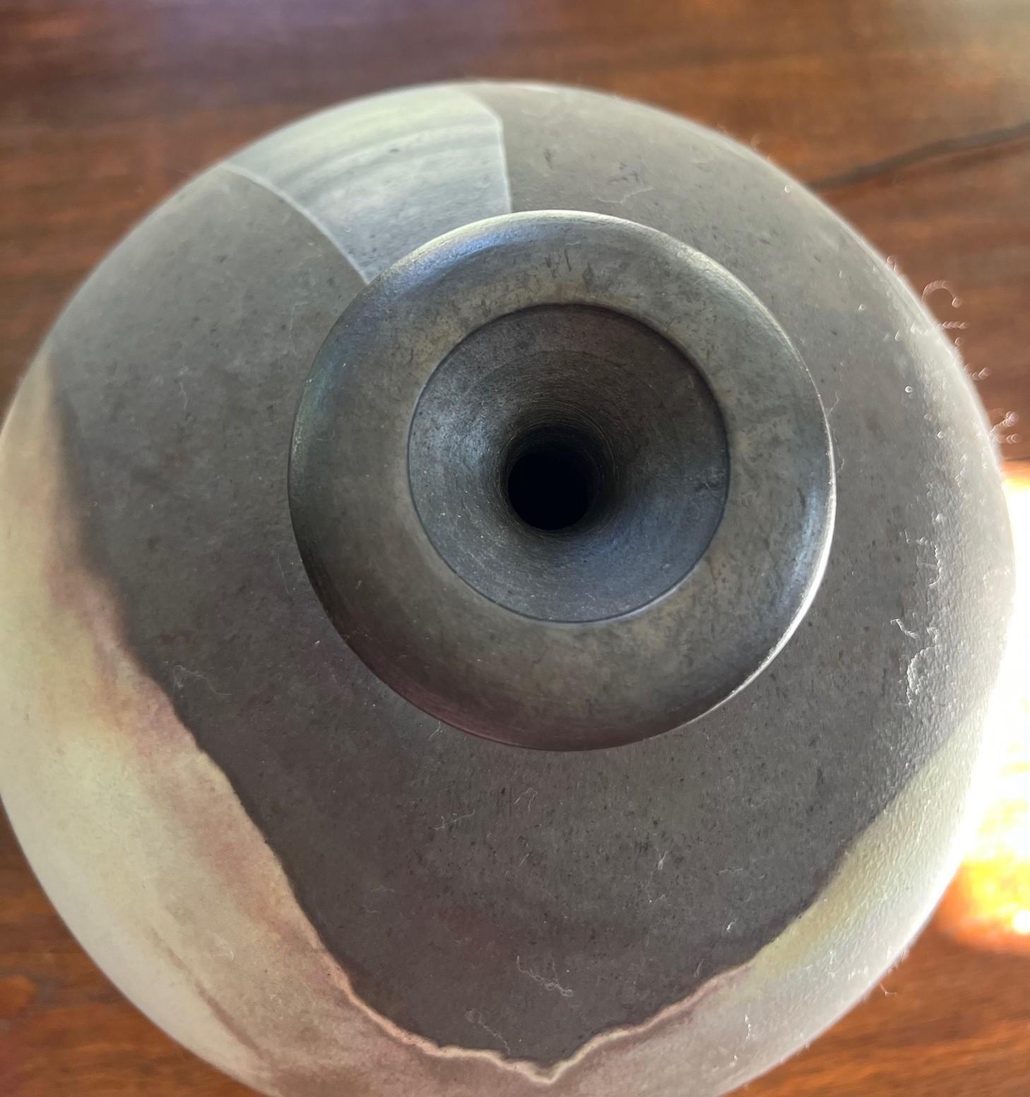 Gran vasija de cerámica de rakú de Andrew Berends en venta 4