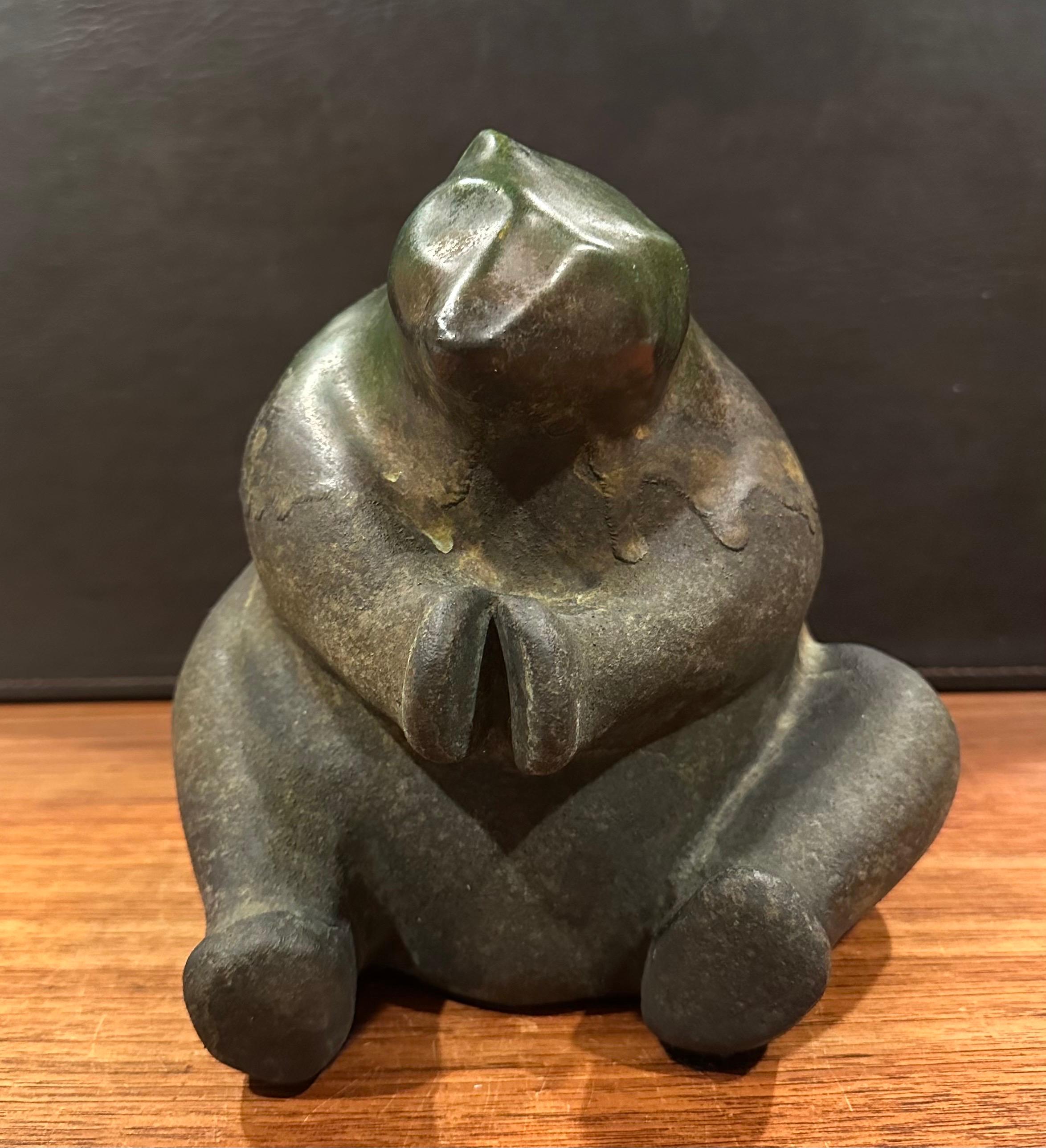 Grande orso in ceramica Raku di Tony Evans in vendita 3