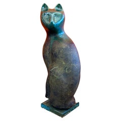 Große Raku-Keramikkatze auf Lucite-Sockel von Tony Evans