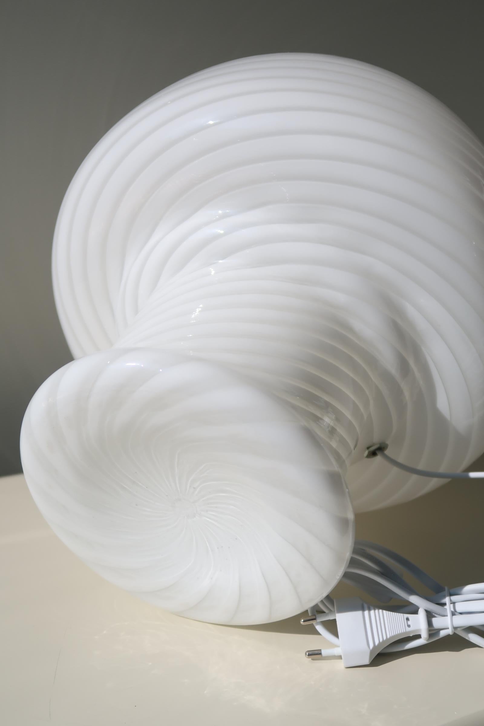 Large Rare 1970s Vintage Italian Murano White Swirl Mushroom Lamp In Good Condition In Copenhagen, DK