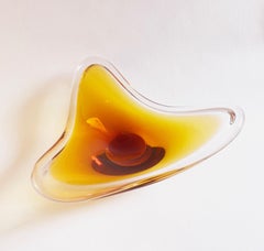 Large Triangle Vintage Murano Glas Bowl Amber, Centerpiece ca. 1970, Italy