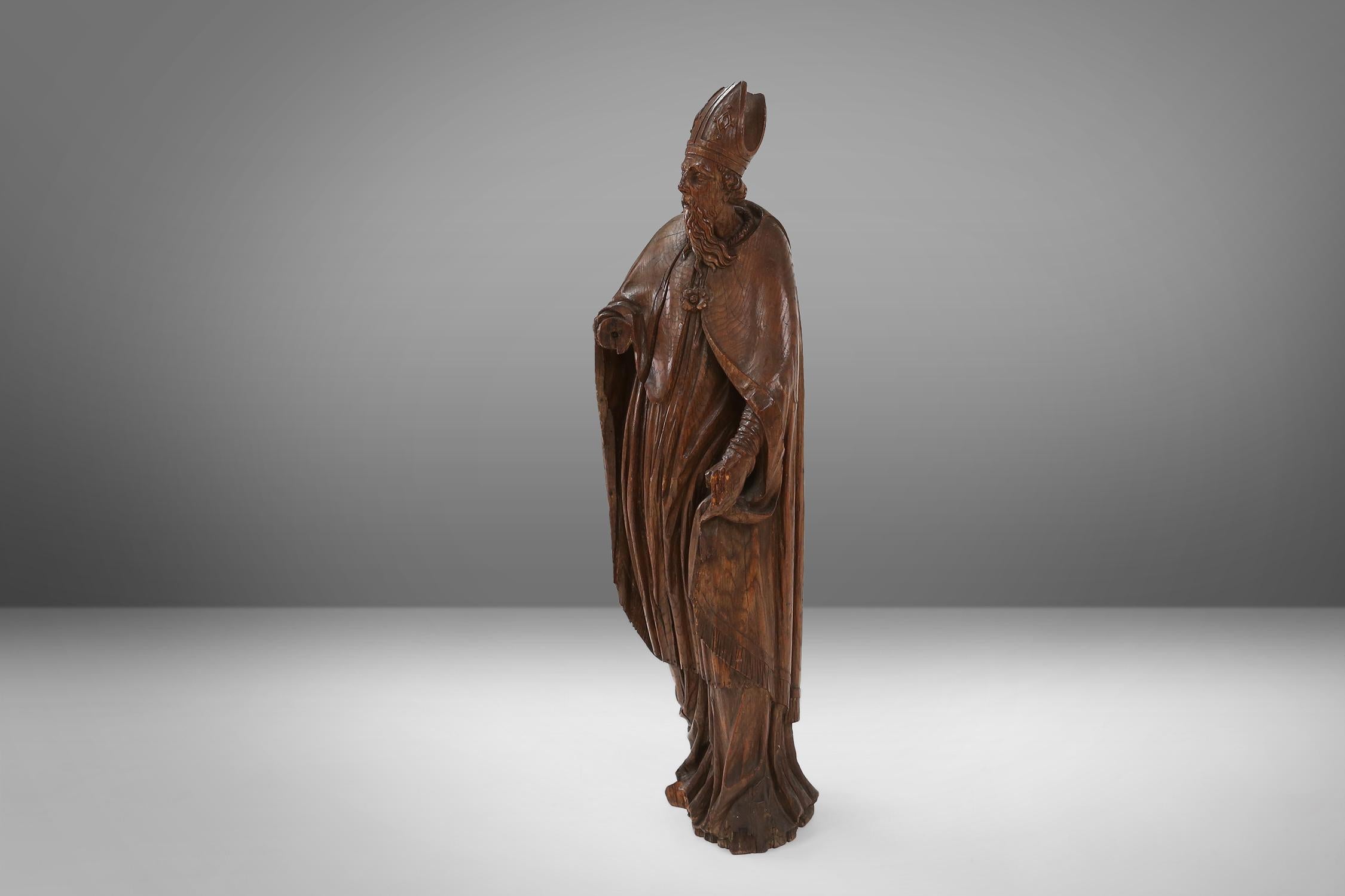 Große seltene antike Statue des Heiligen Eligius, Frankreich um 1550 (Französisch) im Angebot