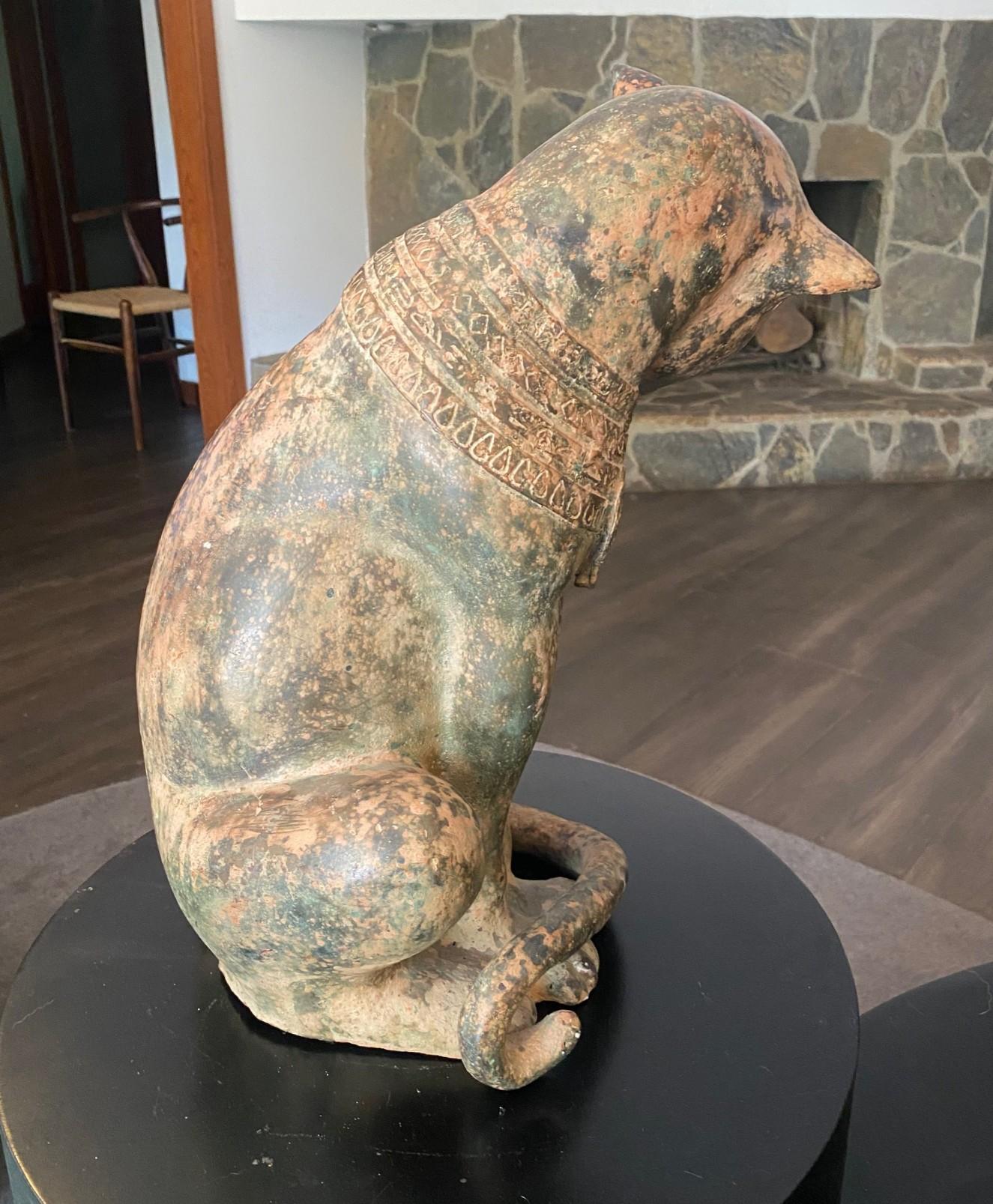Große seltene ägyptische Bastet-Skulptur-Statue einer Katzengöttin aus Bronze im Art déco-Stil aus Bronze, um 1930 im Angebot 5
