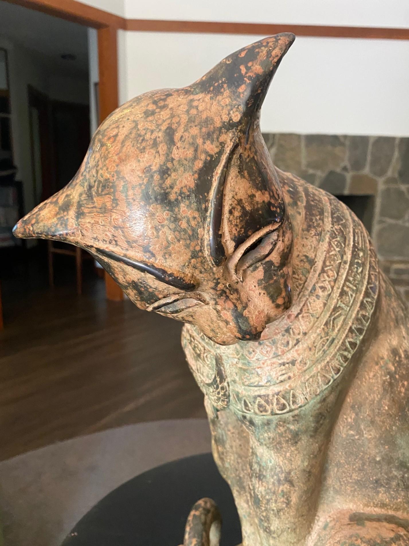 Große seltene ägyptische Bastet-Skulptur-Statue einer Katzengöttin aus Bronze im Art déco-Stil aus Bronze, um 1930 im Angebot 8