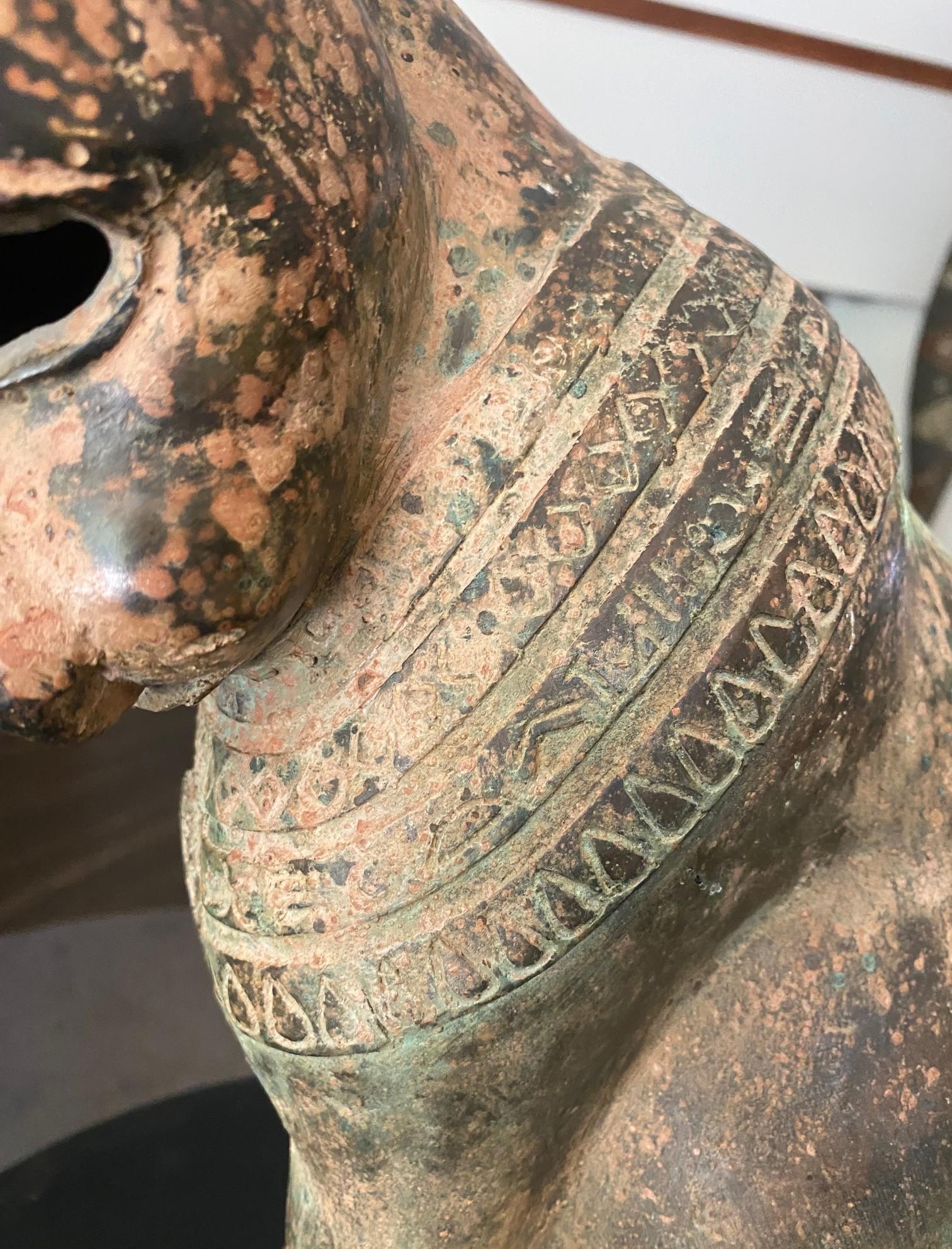 Große seltene ägyptische Bastet-Skulptur-Statue einer Katzengöttin aus Bronze im Art déco-Stil aus Bronze, um 1930 im Angebot 1