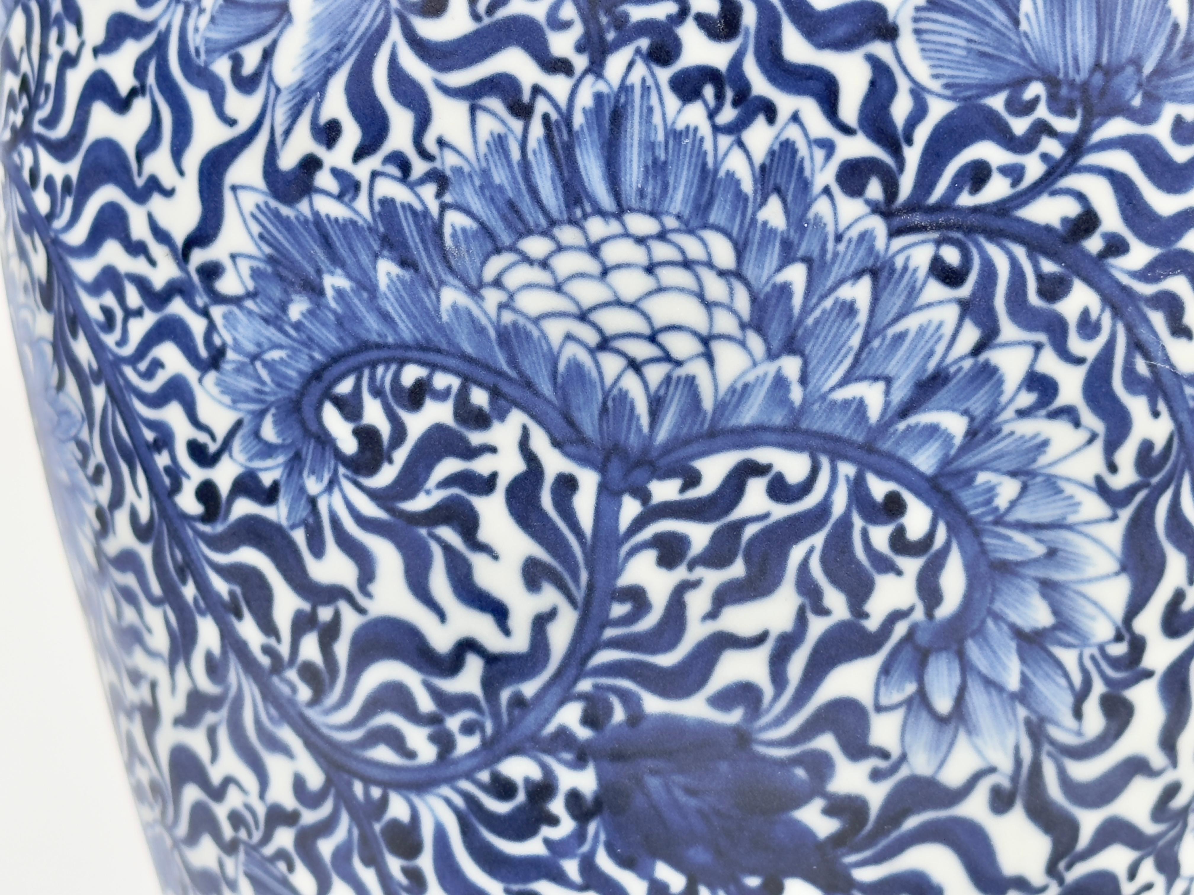 Large Rare Blue And White Baluster Vase, Qing Dynasty, Kangxi, Circa 1690 For Sale 5