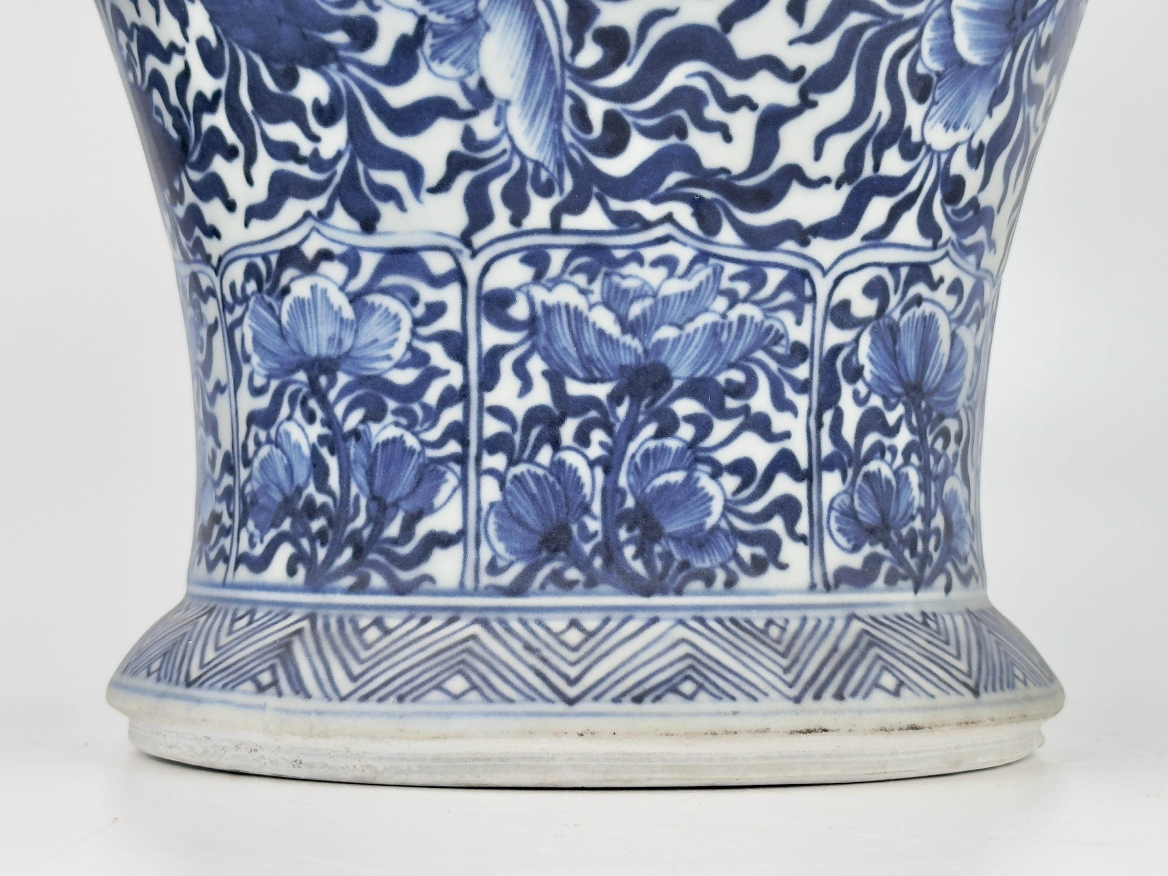 Large Rare Blue And White Baluster Vase, Qing Dynasty, Kangxi, Circa 1690 For Sale 6