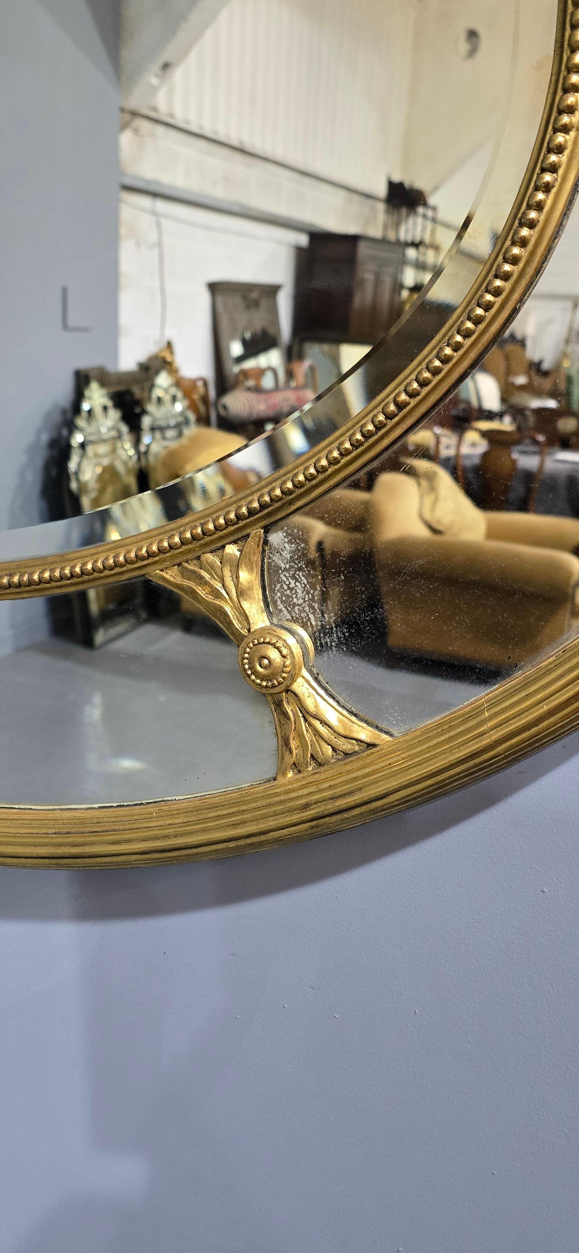 Gesso Grande e raro specchio ovale dorato inglese Chippendale in vendita