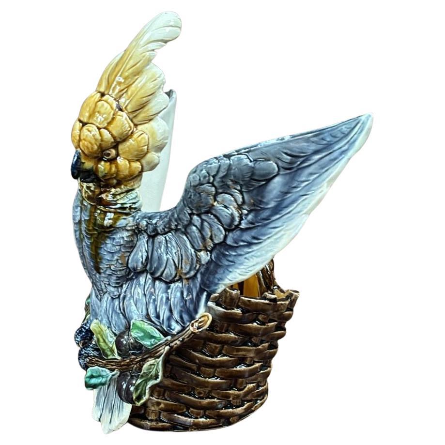 Grande e raro pappagallo in maiolica francese con ramo di olive Choisy-le-Roi, CIRCA 1890.