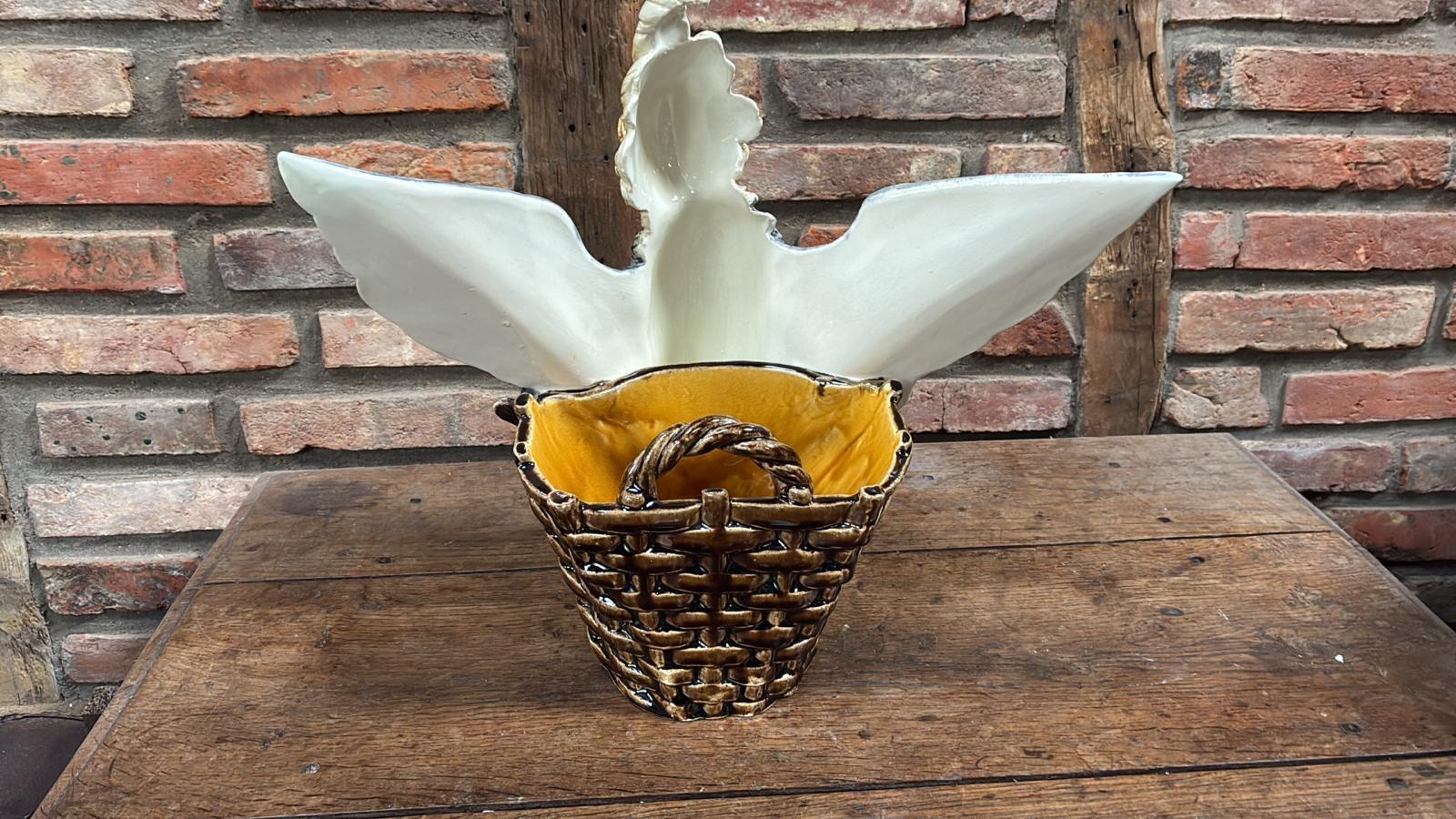 Grande e raro vaso francese in maiolica con pappagallo Choisy-le-Roi, CIRCA 1890 In condizioni buone in vendita a Austin, TX