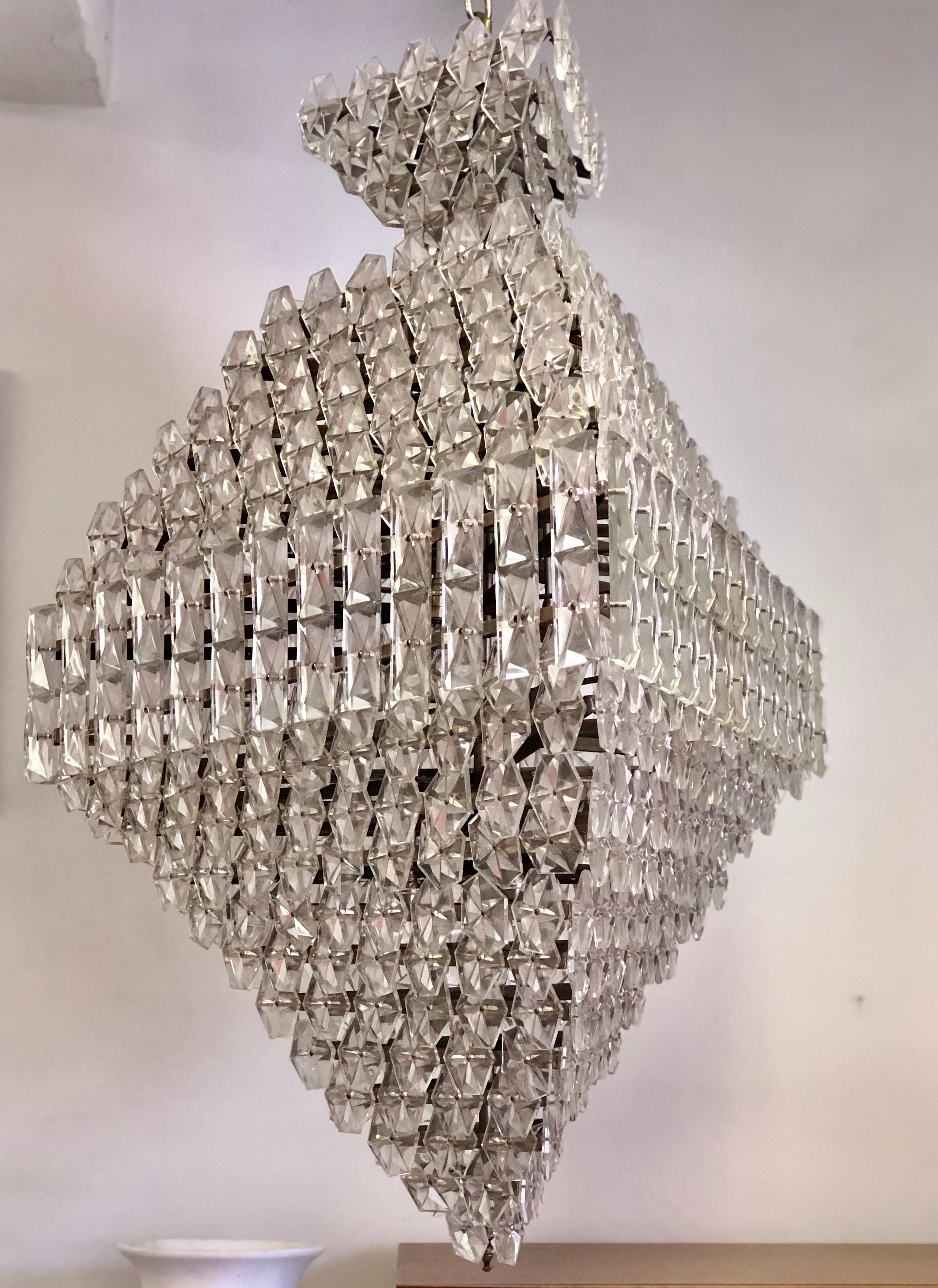 Grand lustre français rare en cristal moderne du milieu du siècle dernier attribué à Baccarat en vente 8