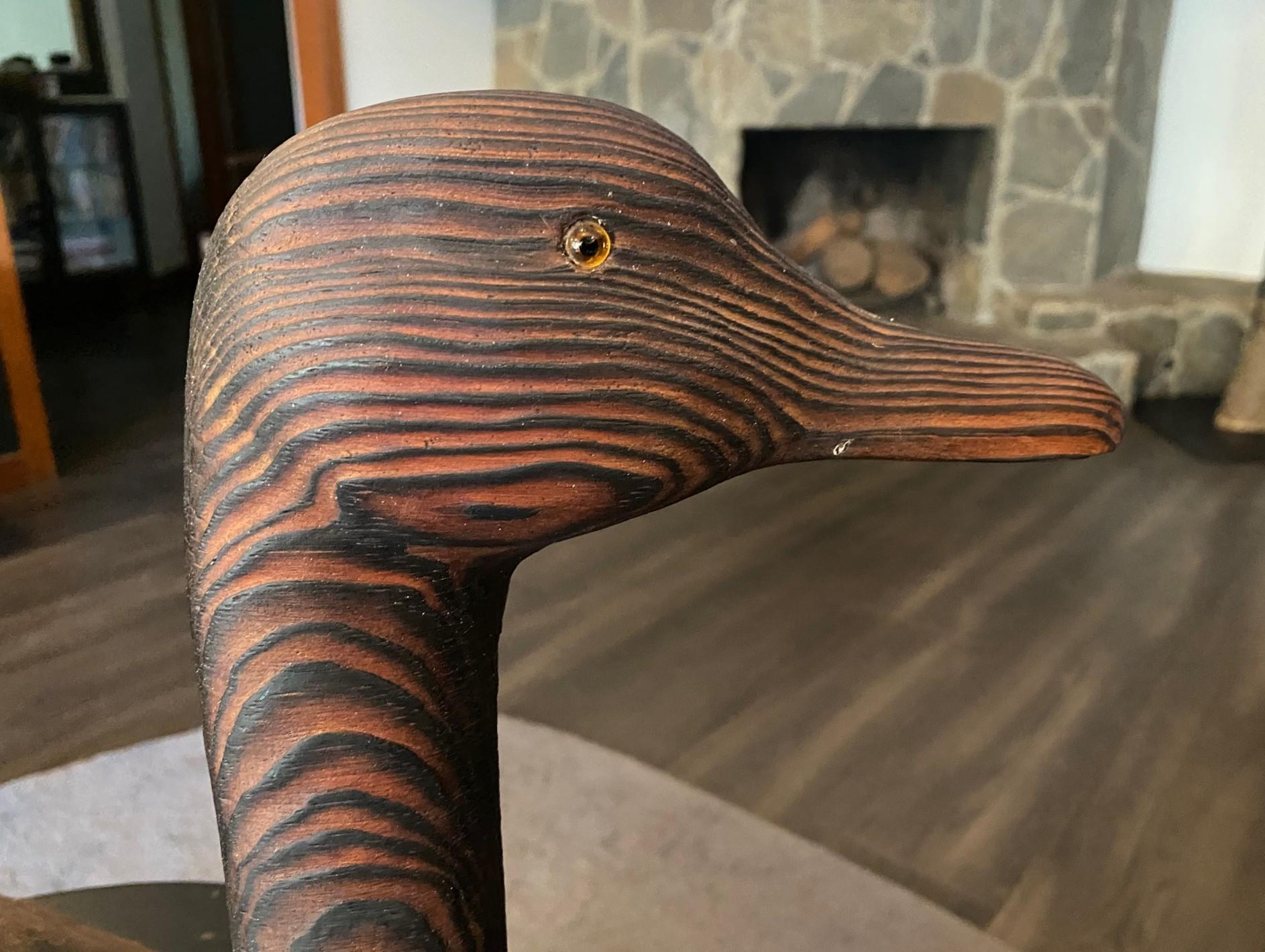 Gran Rara Herters Co. Vintage Antiguo Arte Popular Escultura de Madera de Cisne Negro Arte popular en venta