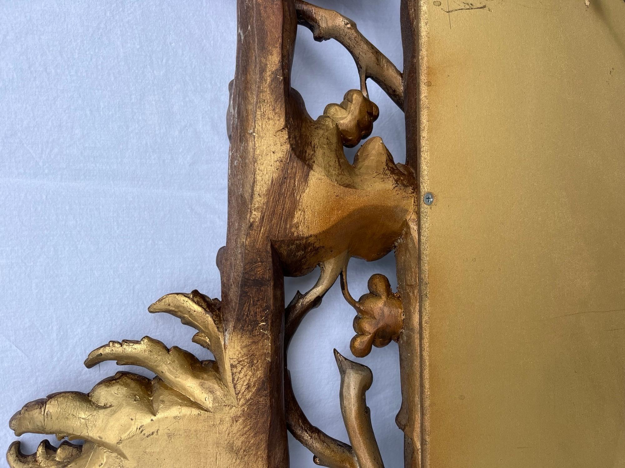 Grand miroir rare Hollywood Regency en bois sculpté à la main, argenté et doré en forme de vigne. en vente 1