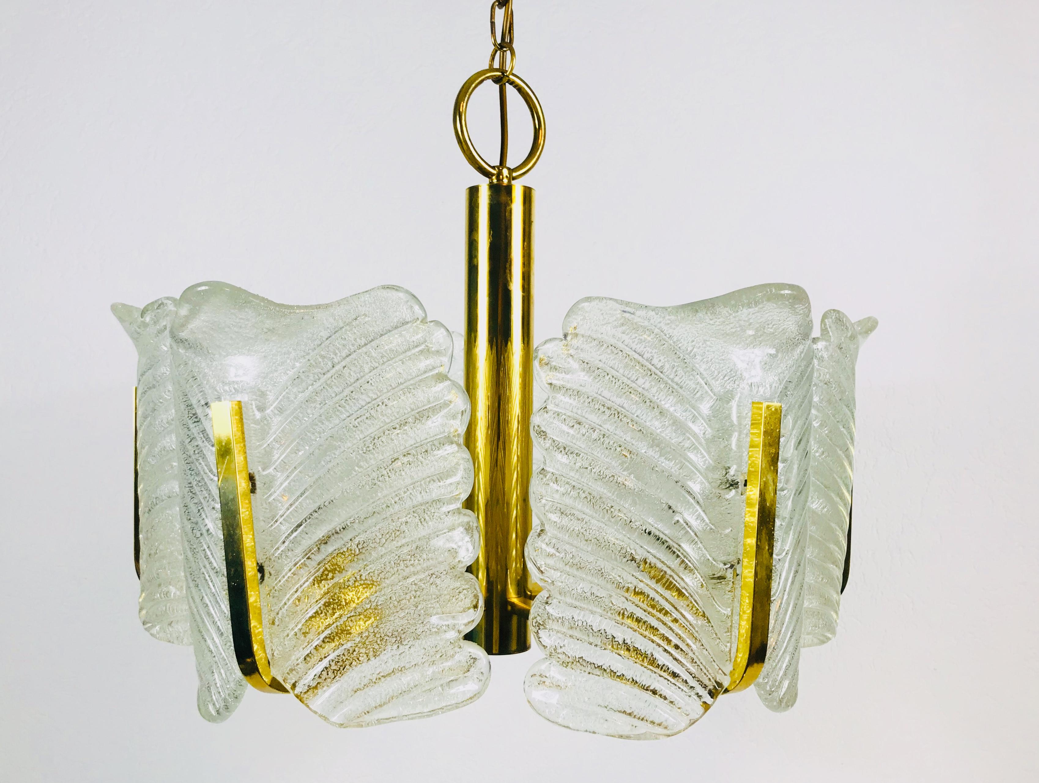Large Rare Midcentury 6-Arm Brass and Ice Glass Chandelier, 1960s In Good Condition For Sale In Hagenbach, DE