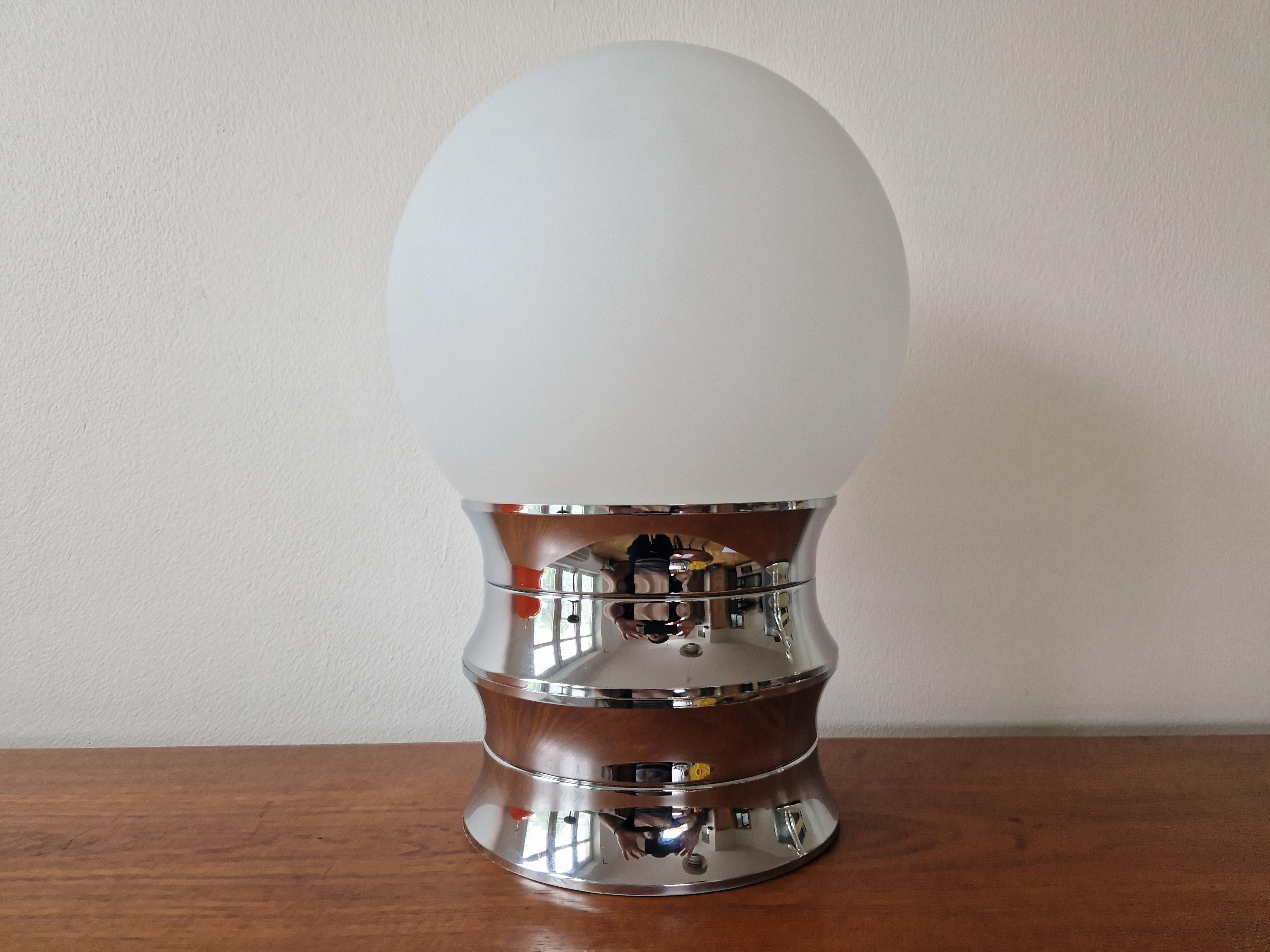 Large Rare Midcentury Table Lamp, Italy, 1970s. For Sale 3