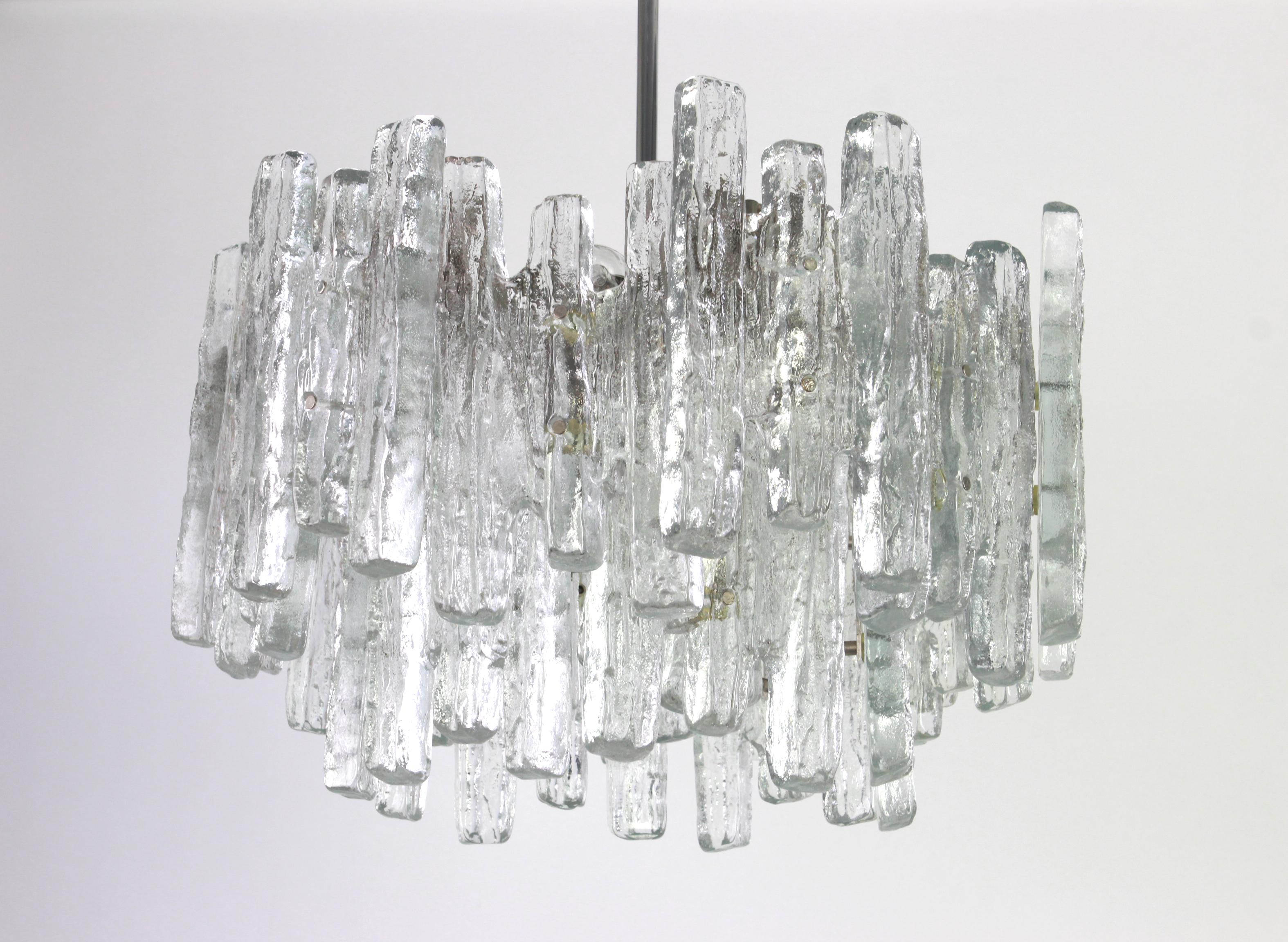 1 of 2 Large Rare Murano Ice Glass Chandelier by Kalmar, Austria, 1960s In Good Condition For Sale In Aachen, NRW