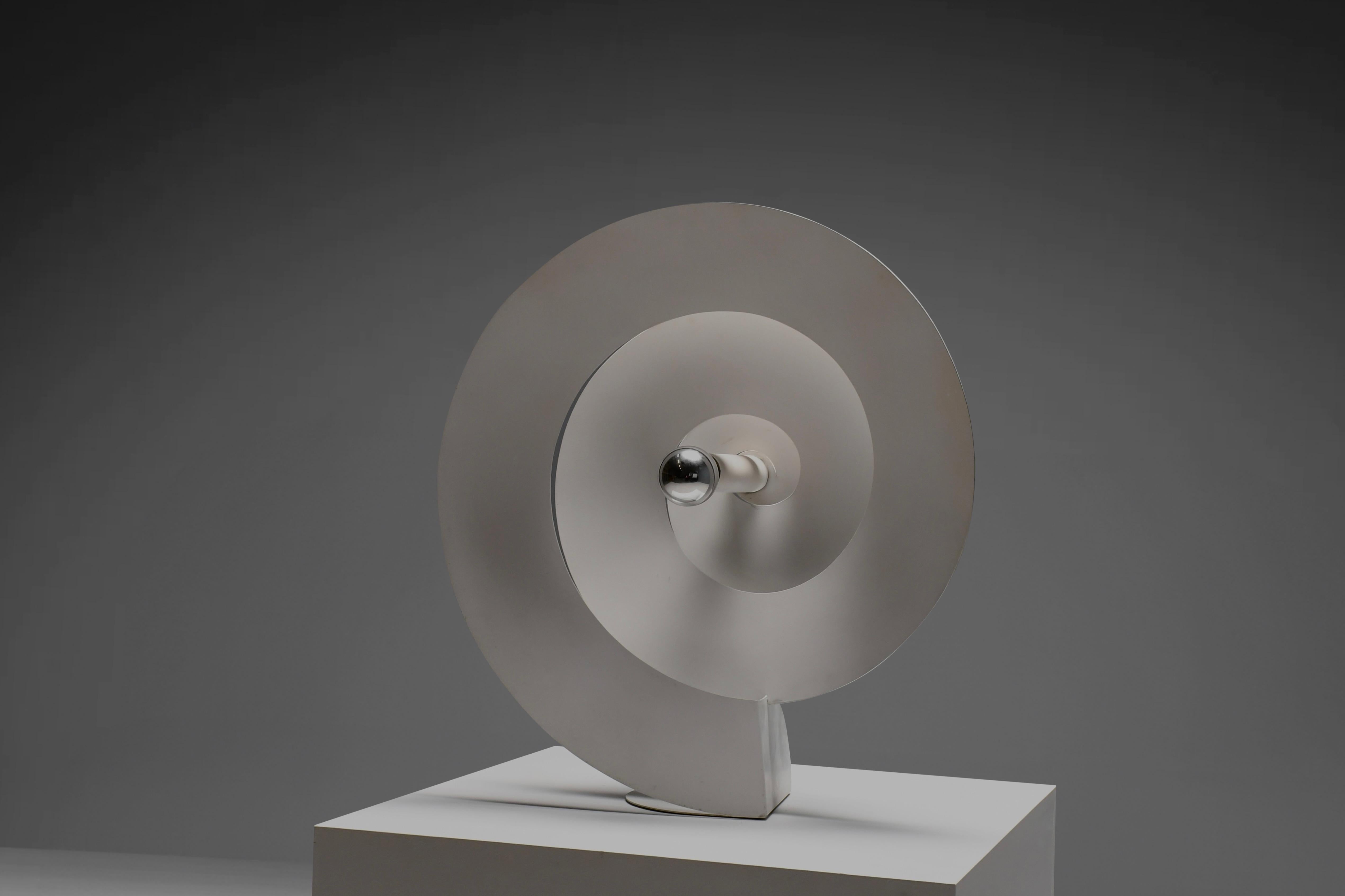 Große, seltene Spiral-Tischlampe von Luc Bernard aus weißem Metall, Frankreich 1974 (Moderne der Mitte des Jahrhunderts) im Angebot