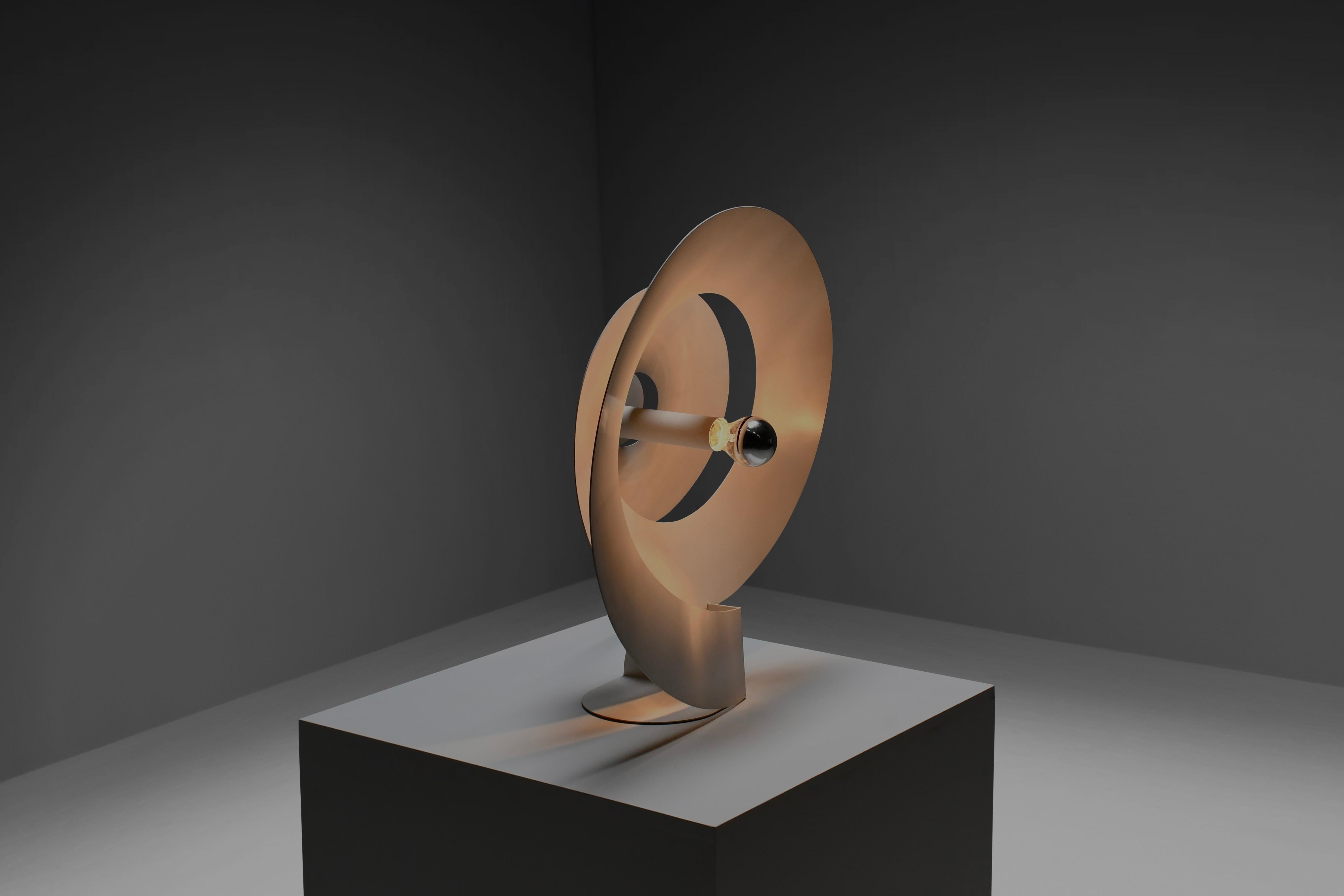 Große, seltene Spiral-Tischlampe von Luc Bernard aus weißem Metall, Frankreich 1974 im Angebot 2