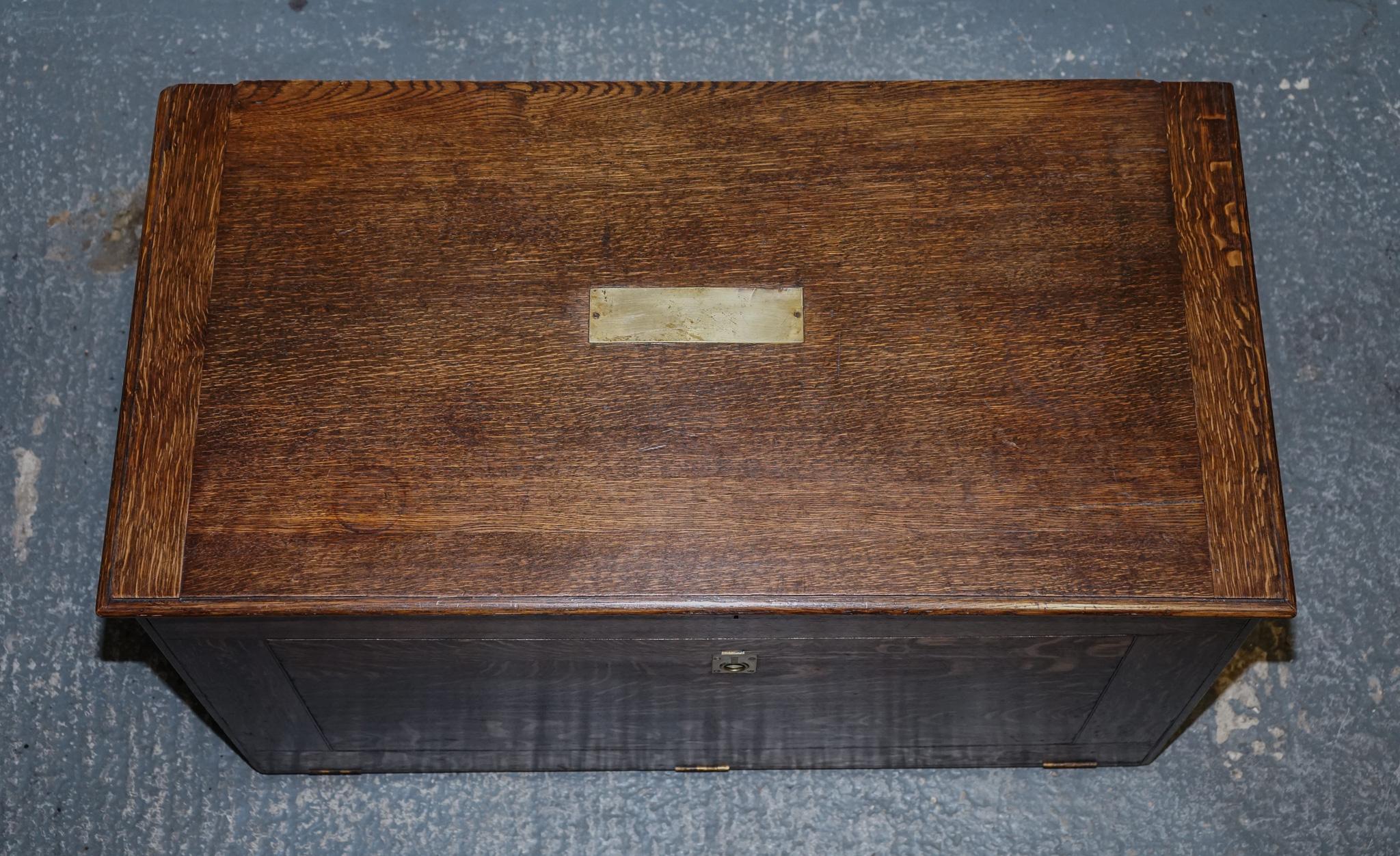 LARGE RARE VICTORIAN ANTIQUE MILITARY CAMPAIGN SPECiMEN TRUNK OR LETTERS TRUNK For Sale 8