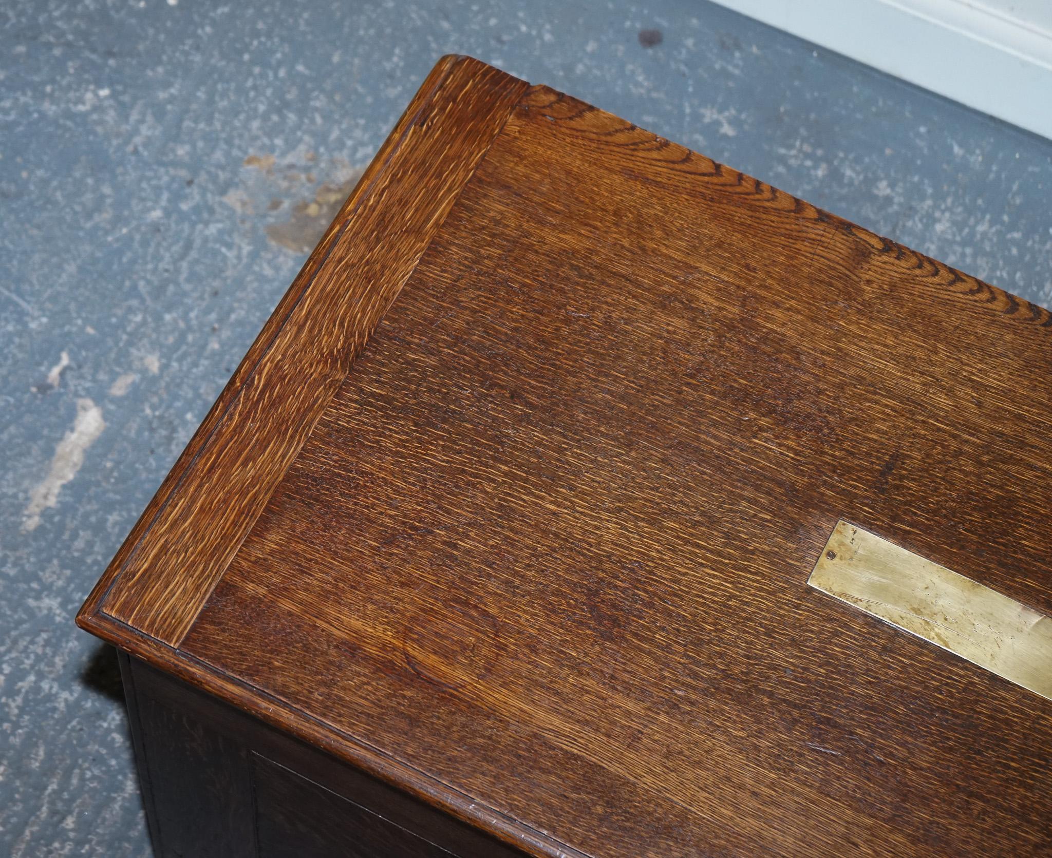 LARGE RARE VICTORIAN ANTIQUE MILITARY CAMPAIGN SPECiMEN TRUNK OR LETTERS TRUNK For Sale 9