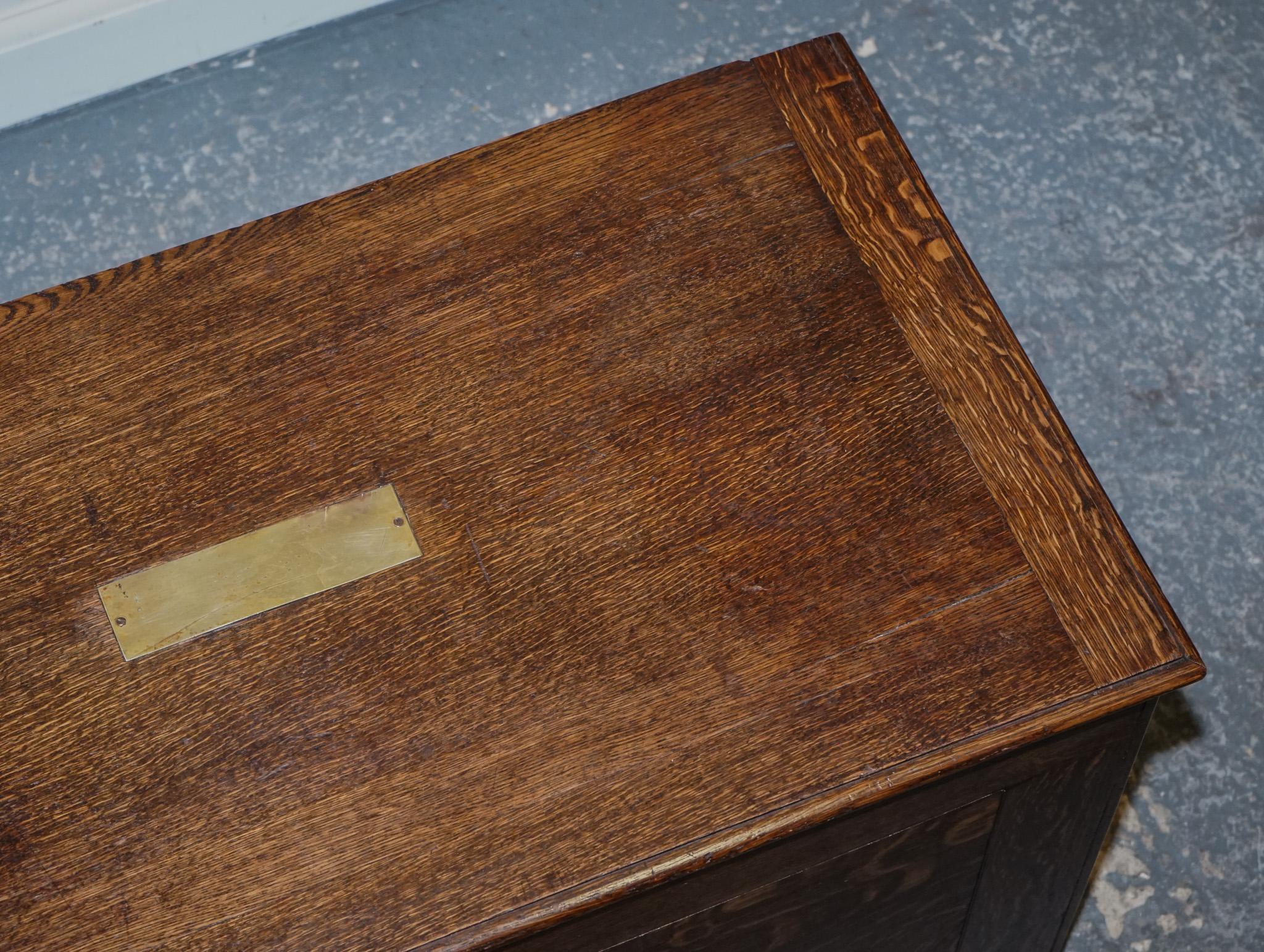 LARGE RARE VICTORIAN ANTIQUE MILITARY CAMPAIGN SPECiMEN TRUNK OR LETTERS TRUNK For Sale 10