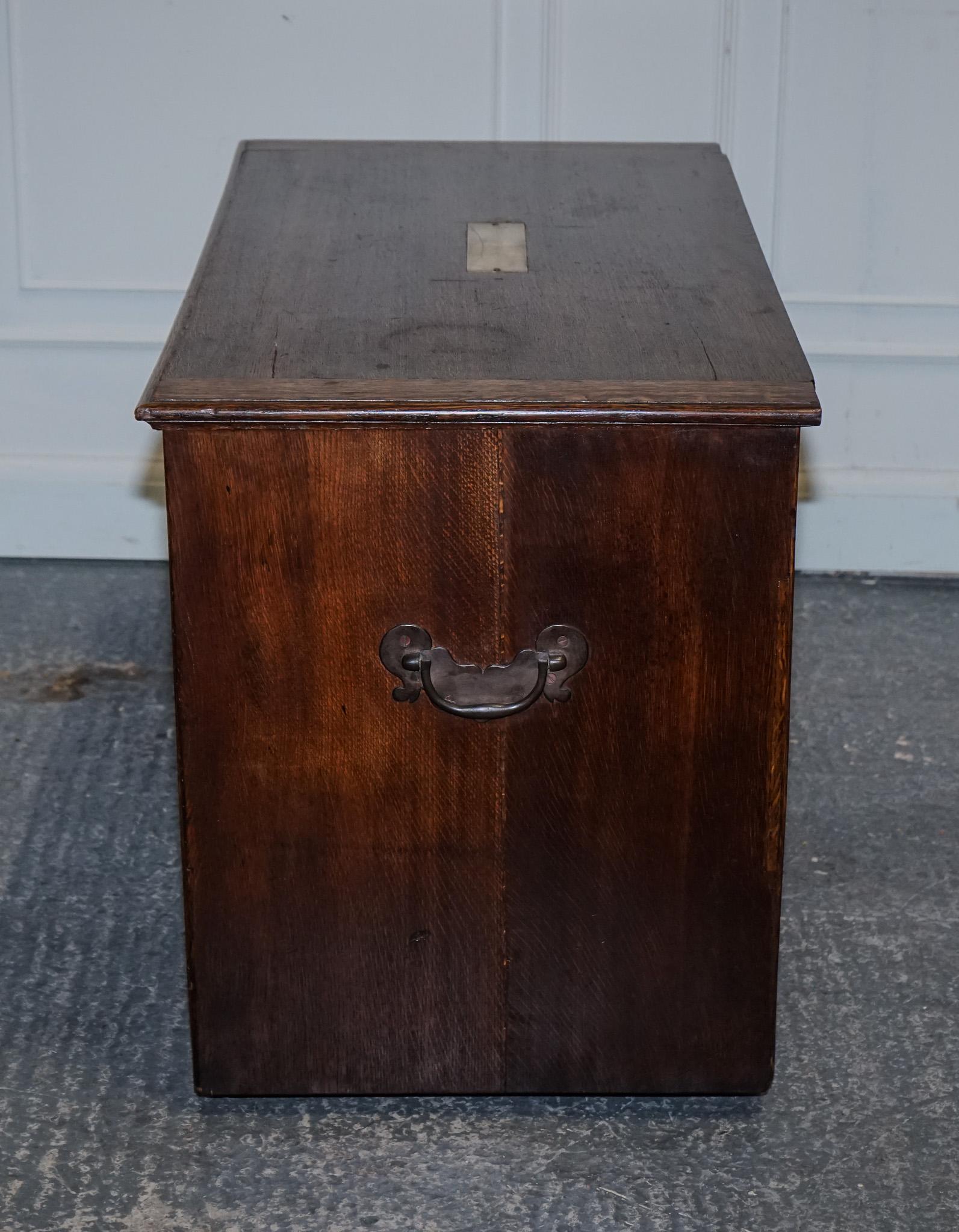 LARGE RARE VICTORIAN ANTIQUE MILITARY CAMPAIGN SPECiMEN TRUNK OR LETTERS TRUNK For Sale 11
