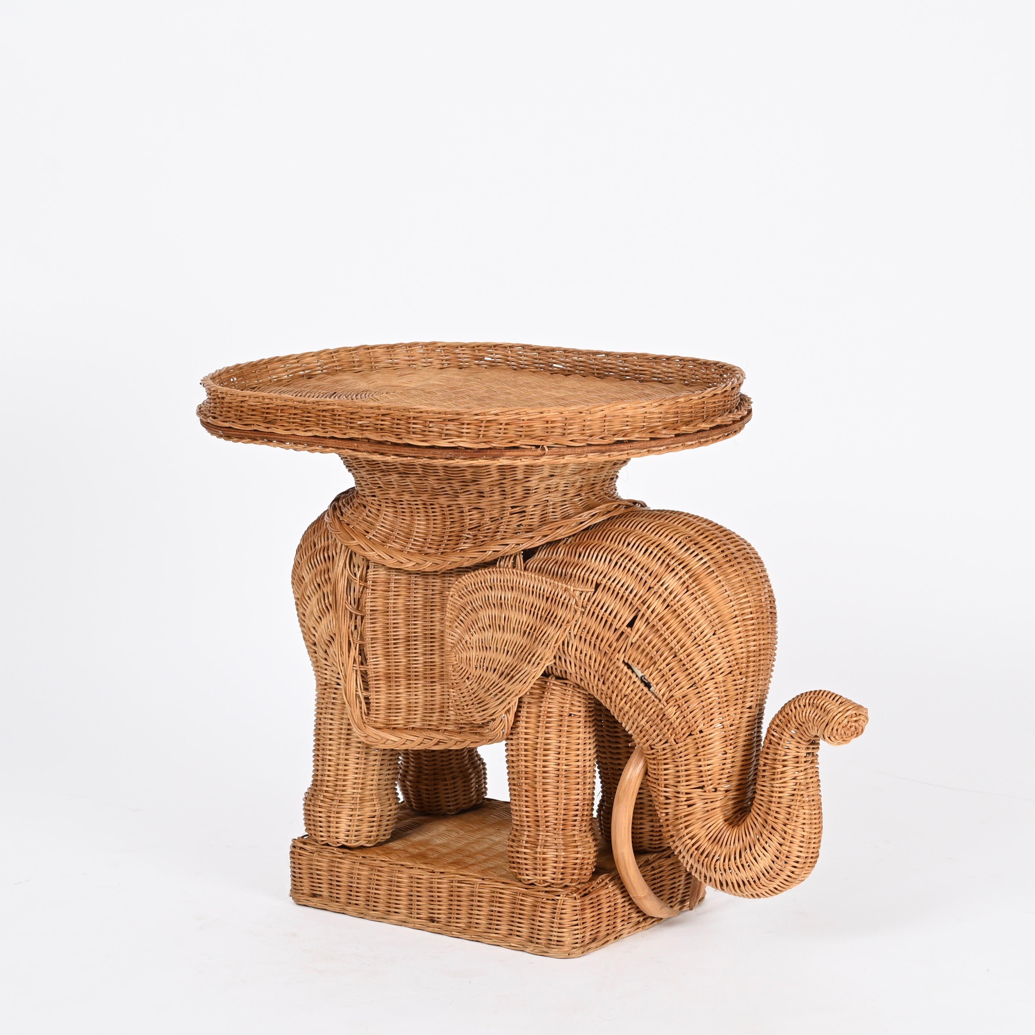 Großer Beistelltisch aus Rattan und Korbweide mit Elefantenmotiv von Vivai del Sud, Italien 1970er Jahre 2
