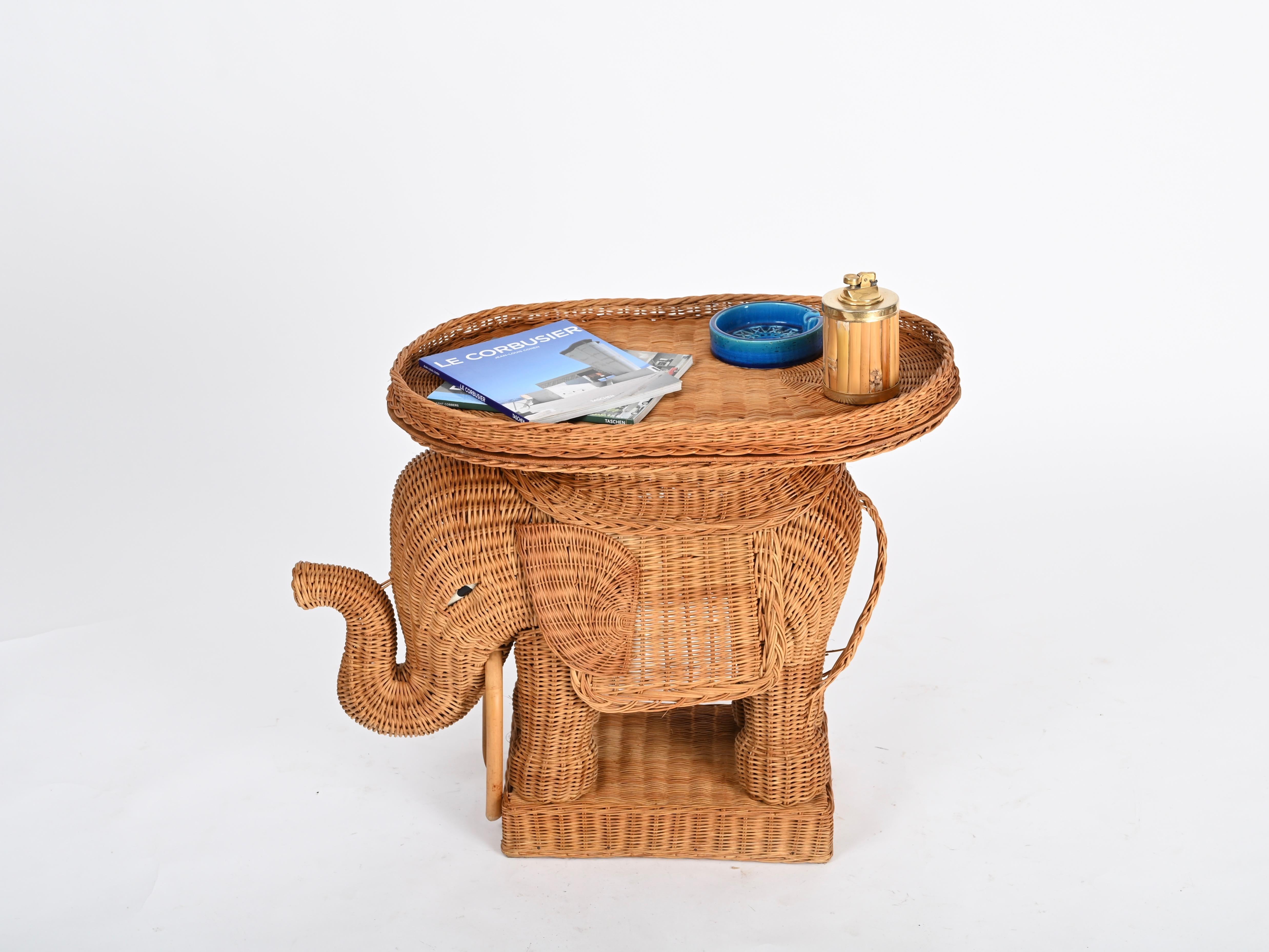 Großer Beistelltisch aus Rattan und Korbweide mit Elefantenmotiv von Vivai del Sud, Italien 1970er Jahre 3
