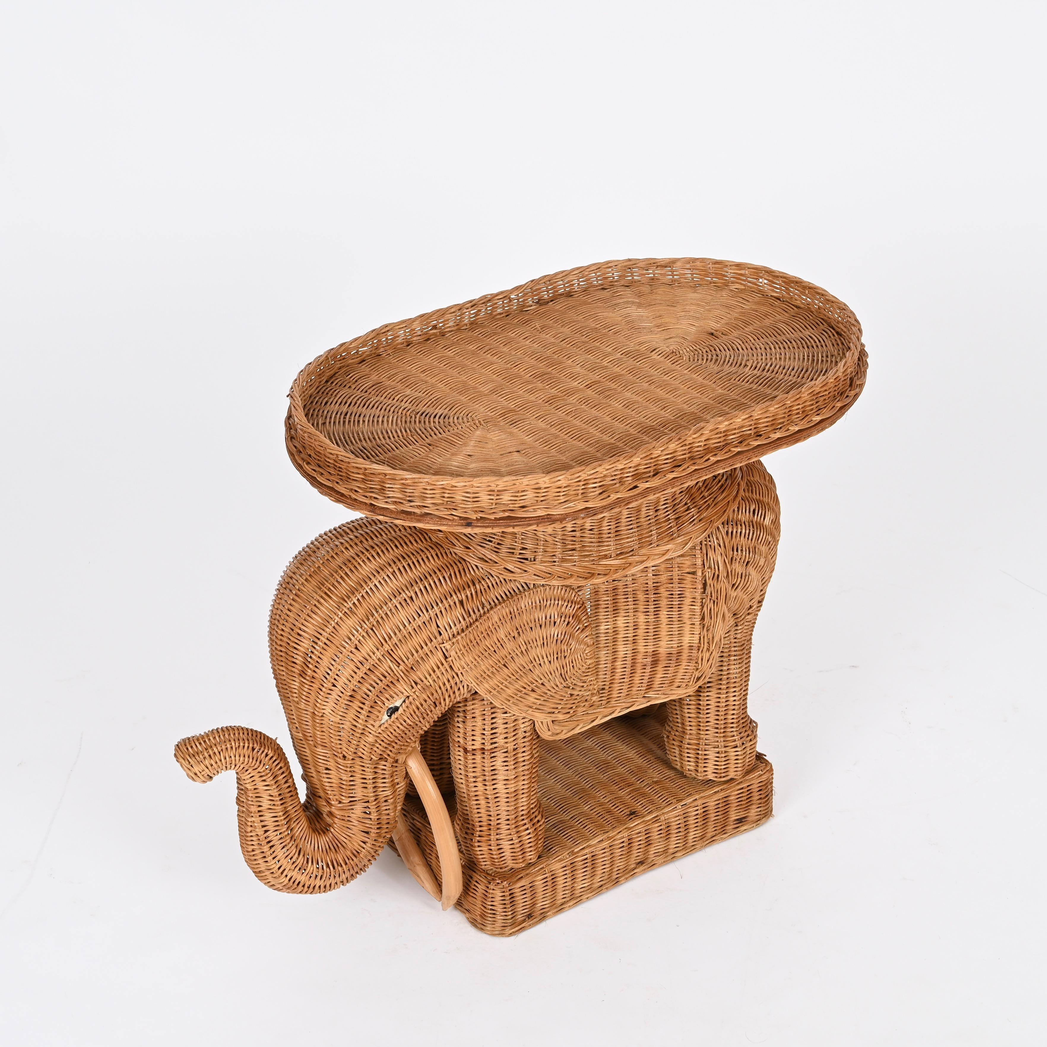 Großer Beistelltisch aus Rattan und Korbweide mit Elefantenmotiv von Vivai del Sud, Italien 1970er Jahre 3