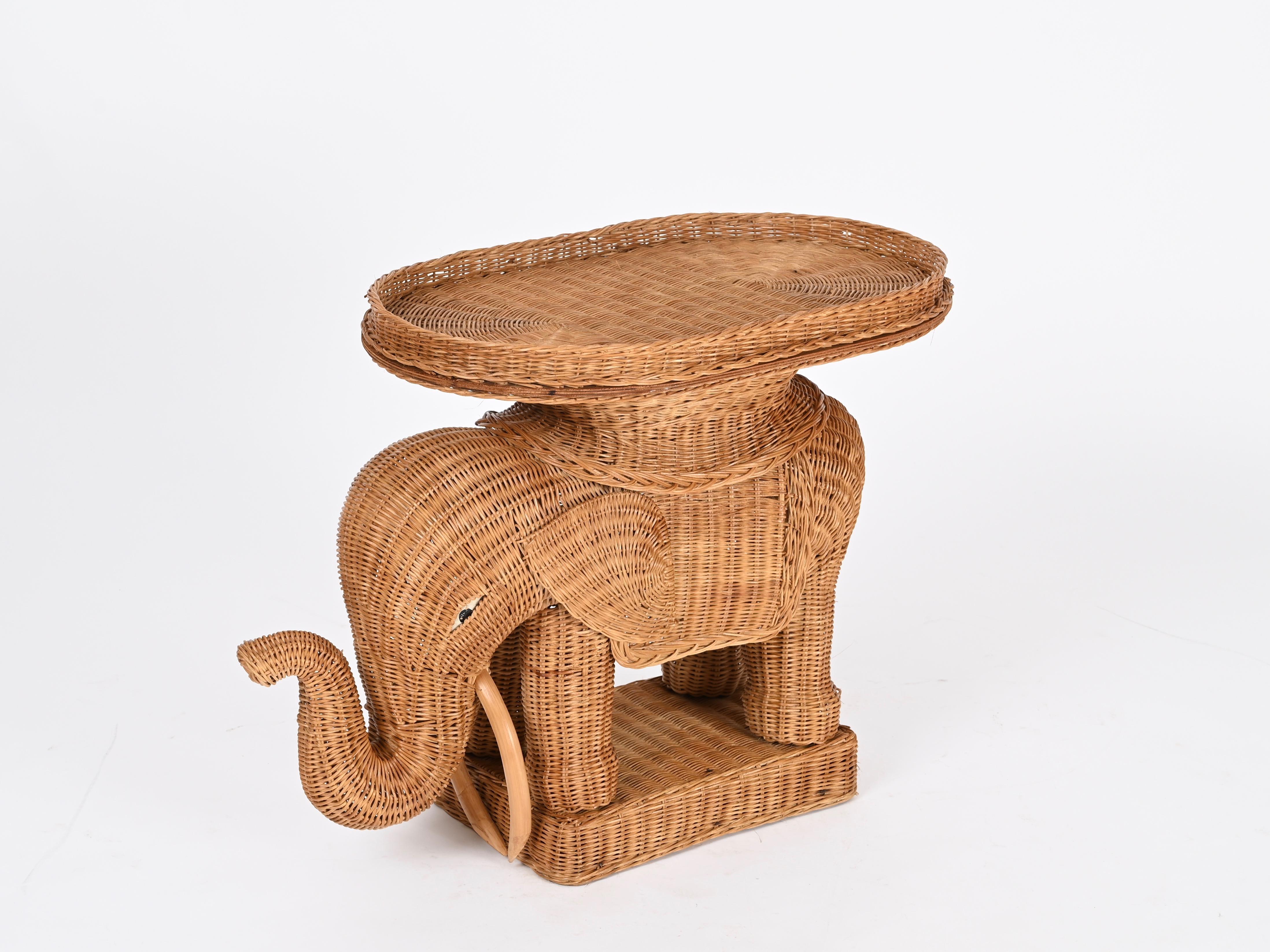 Großer Beistelltisch aus Rattan und Korbweide mit Elefantenmotiv von Vivai del Sud, Italien 1970er Jahre 7